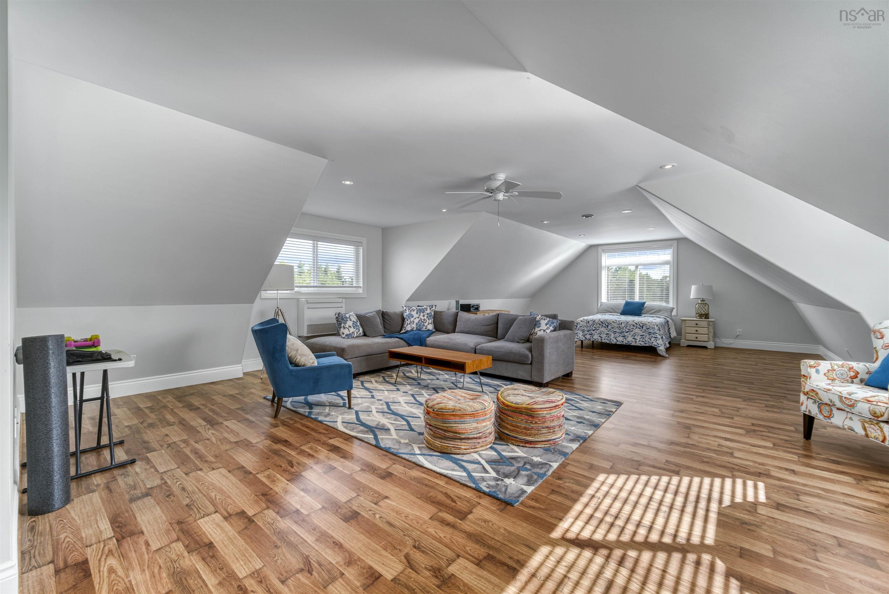 76 Sandview Lane