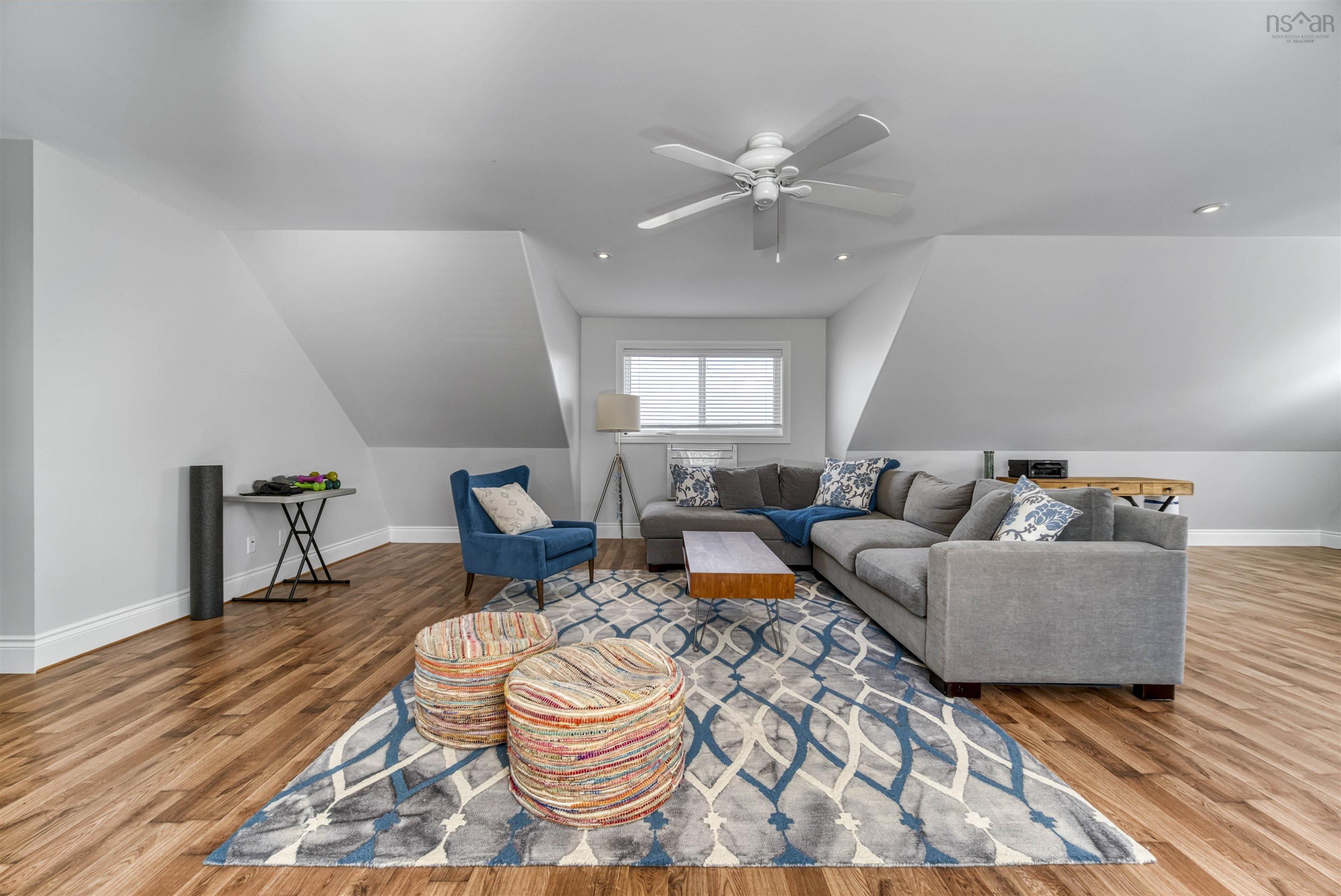 76 Sandview Lane