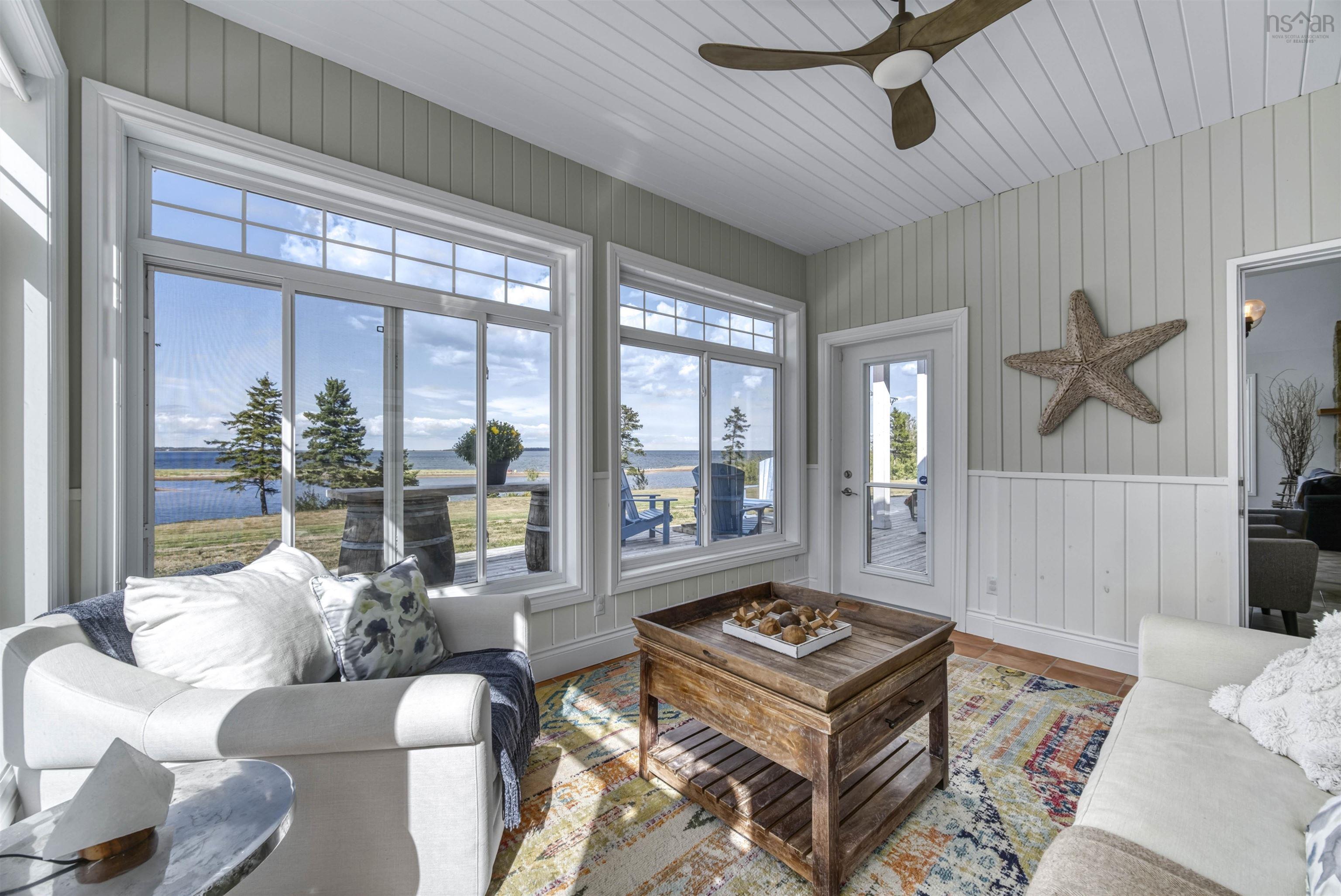 76 Sandview Lane