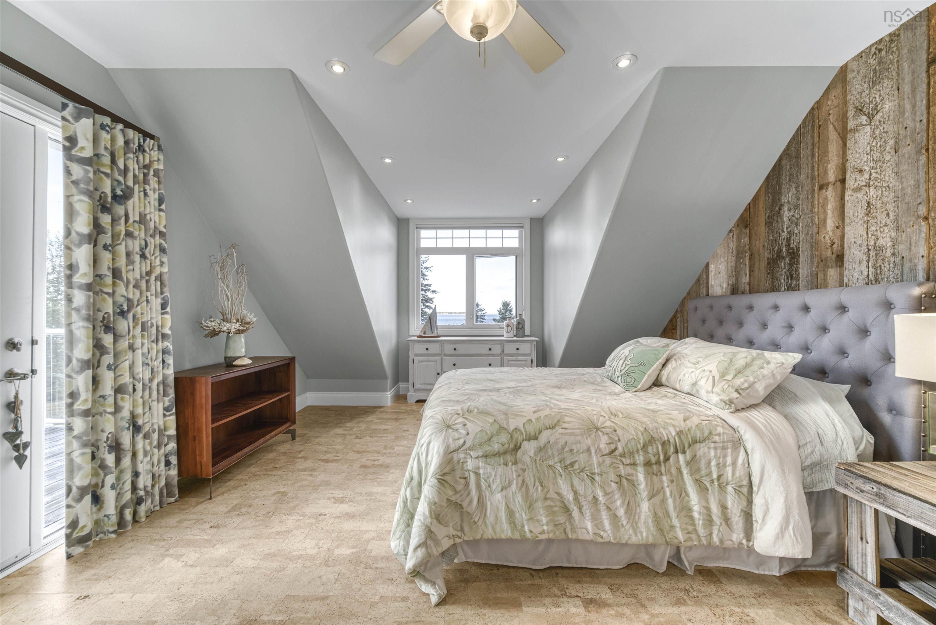 76 Sandview Lane