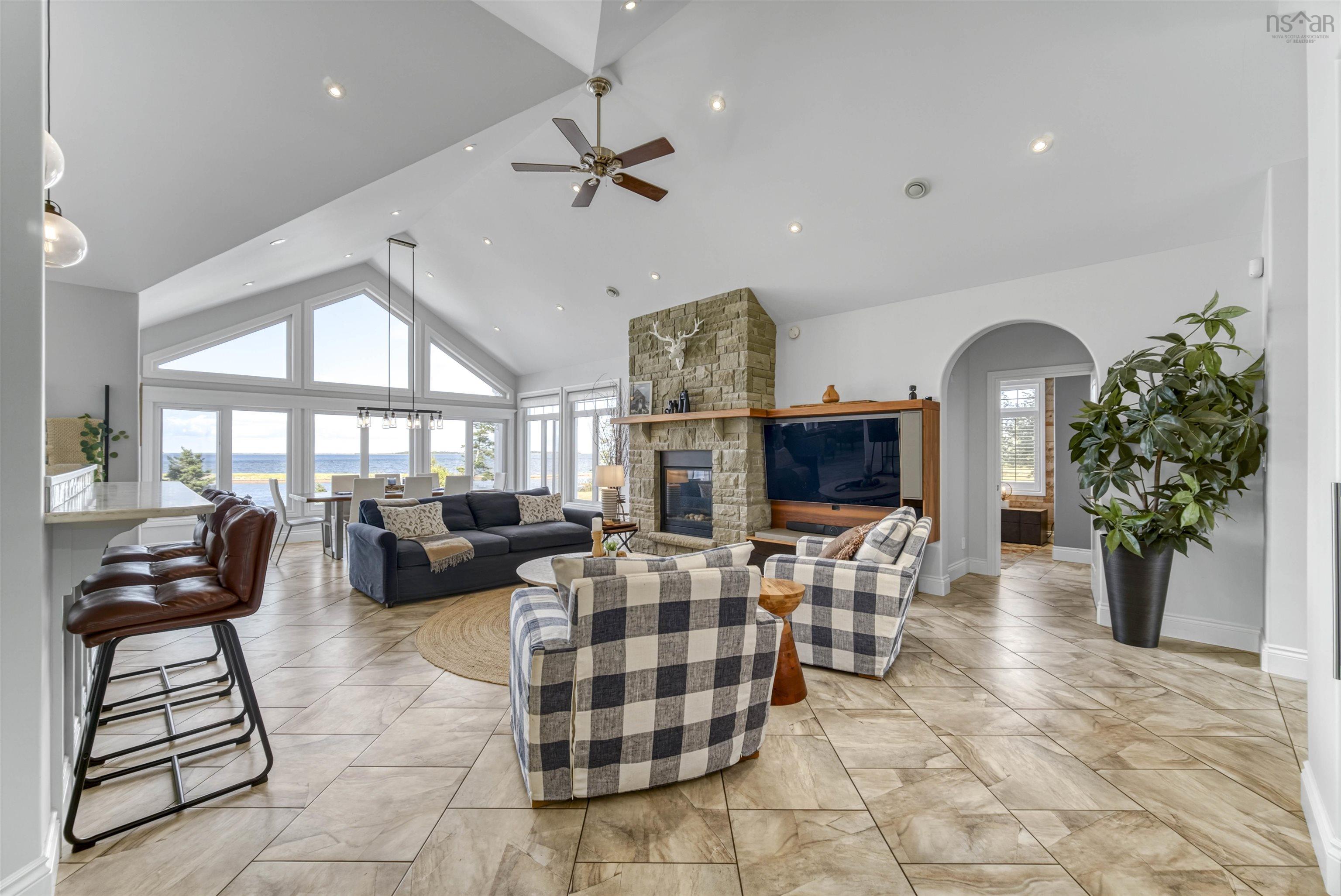 76 Sandview Lane