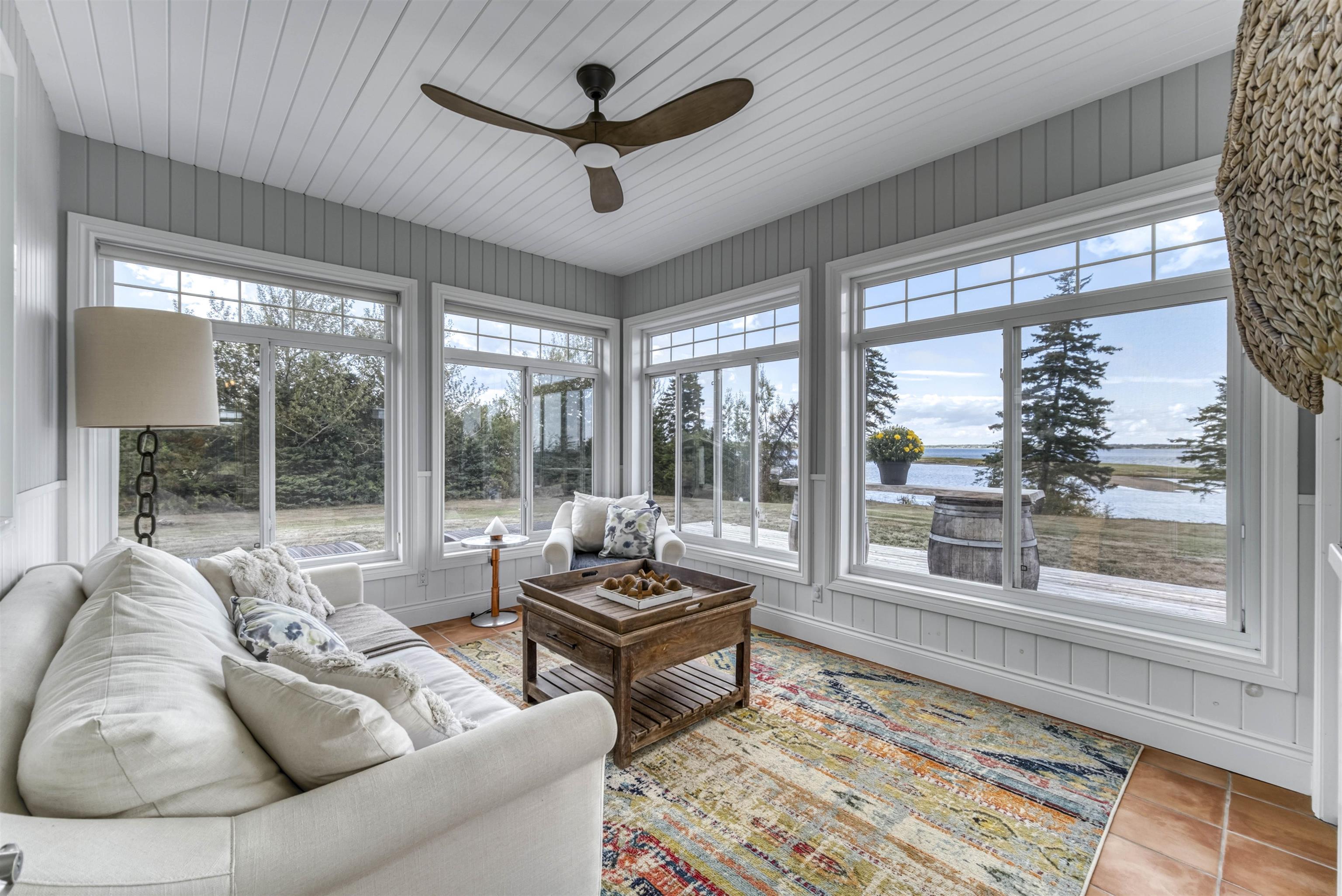 76 Sandview Lane