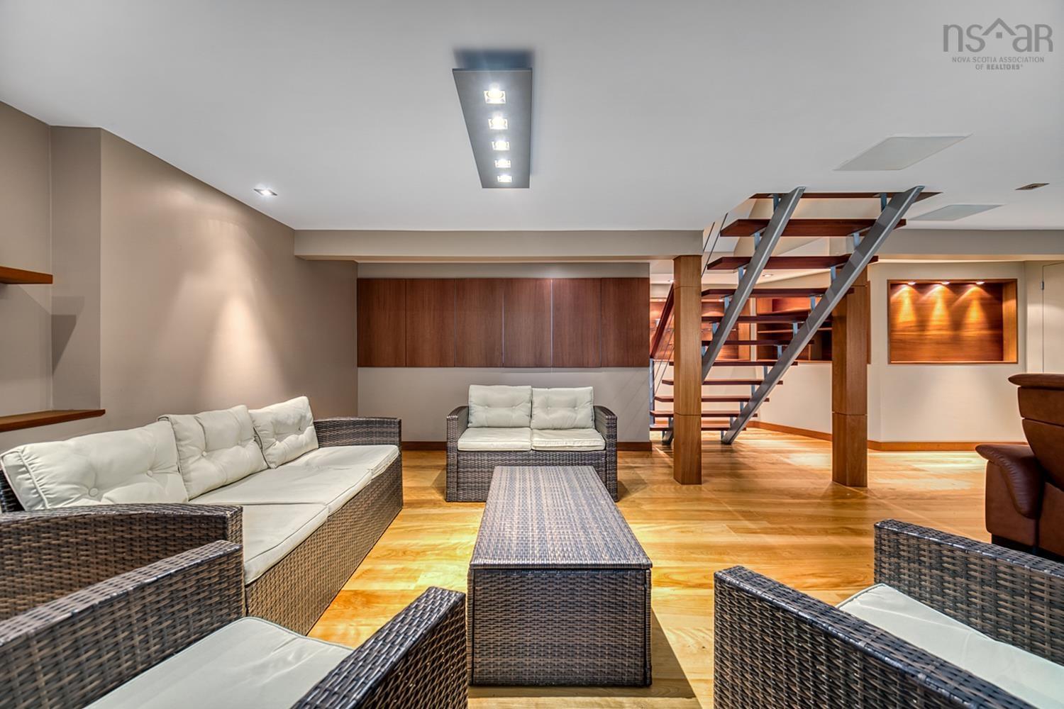 23 Falcon Place