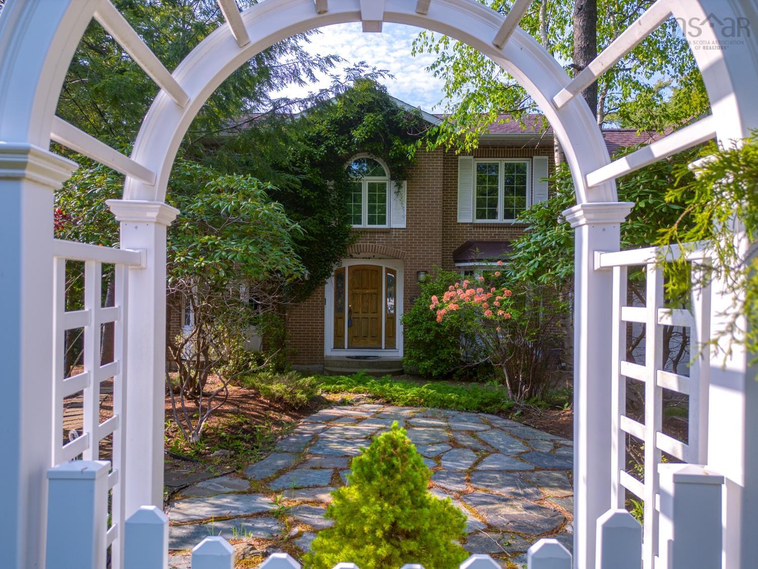 23 Falcon Place