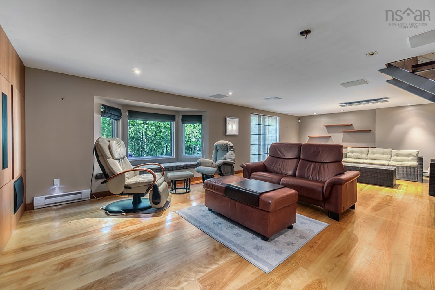 23 Falcon Place
