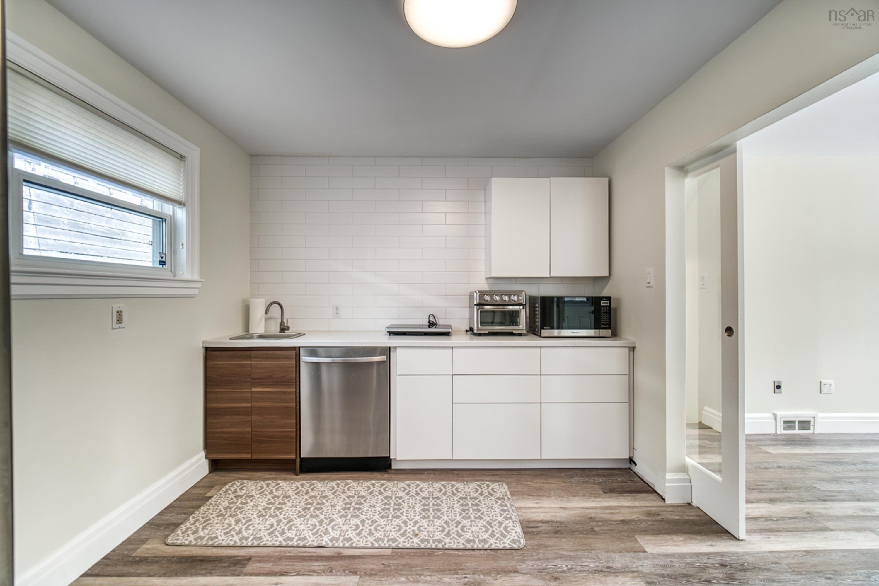 10 Clearview Crescent