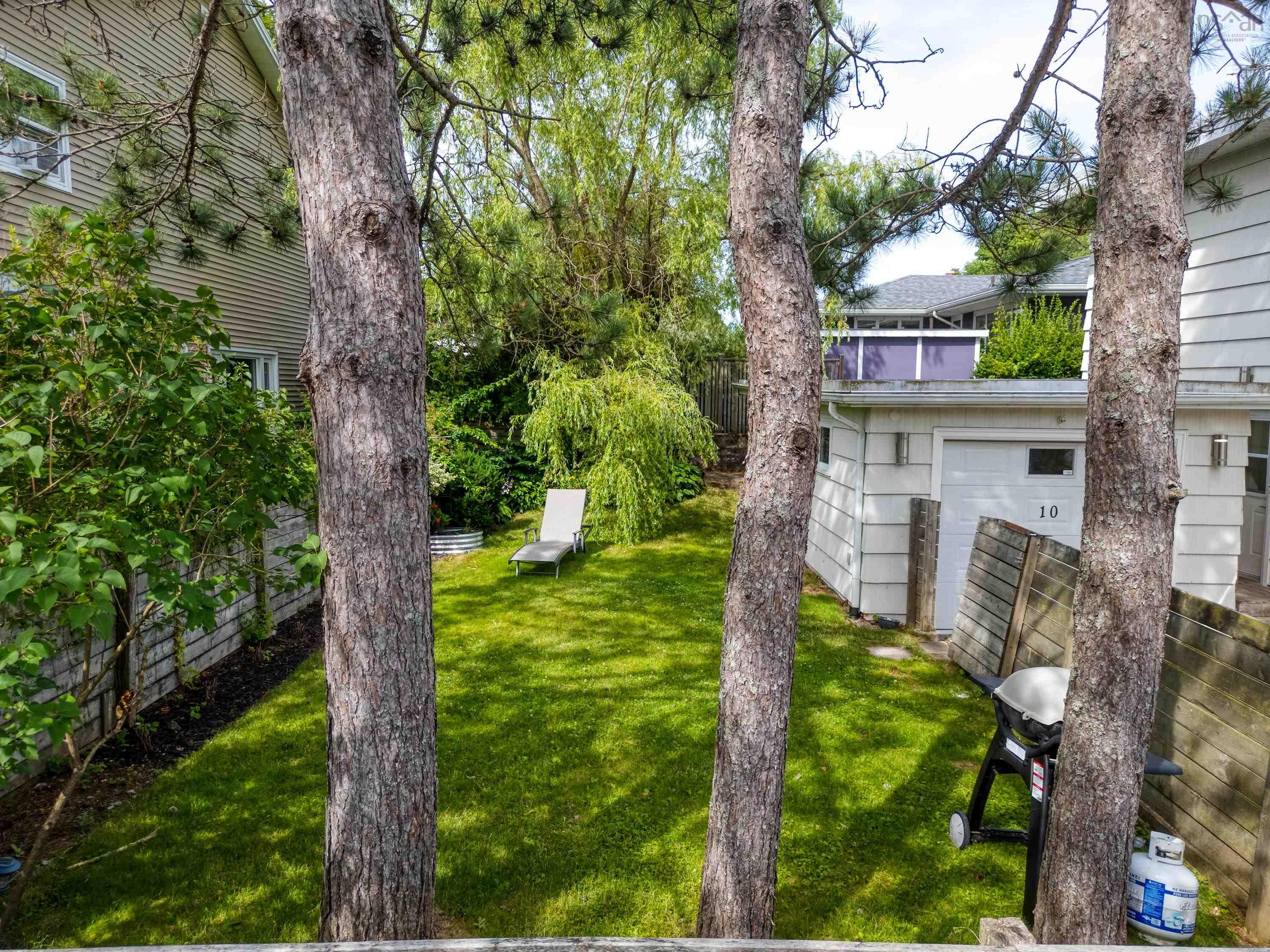 10 Clearview Crescent