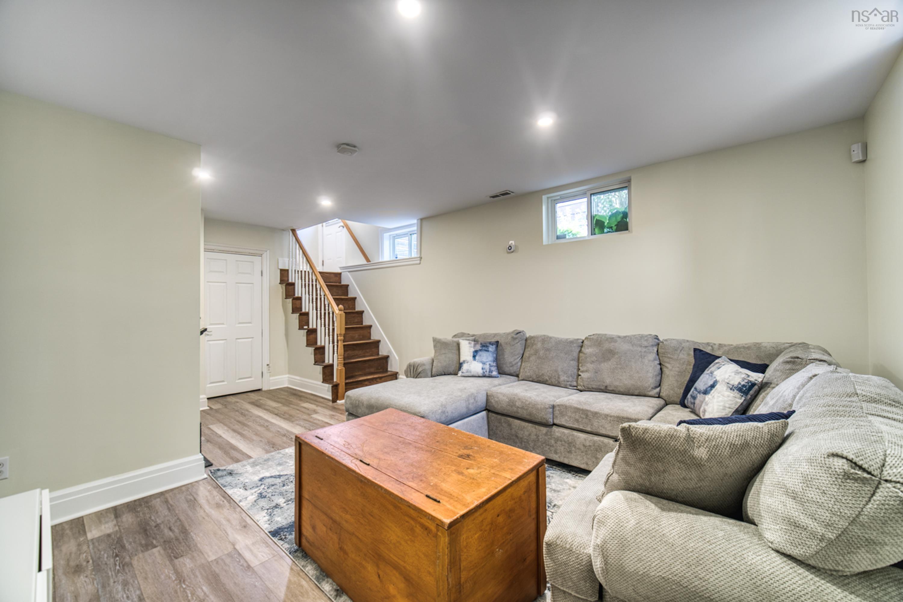 10 Clearview Crescent