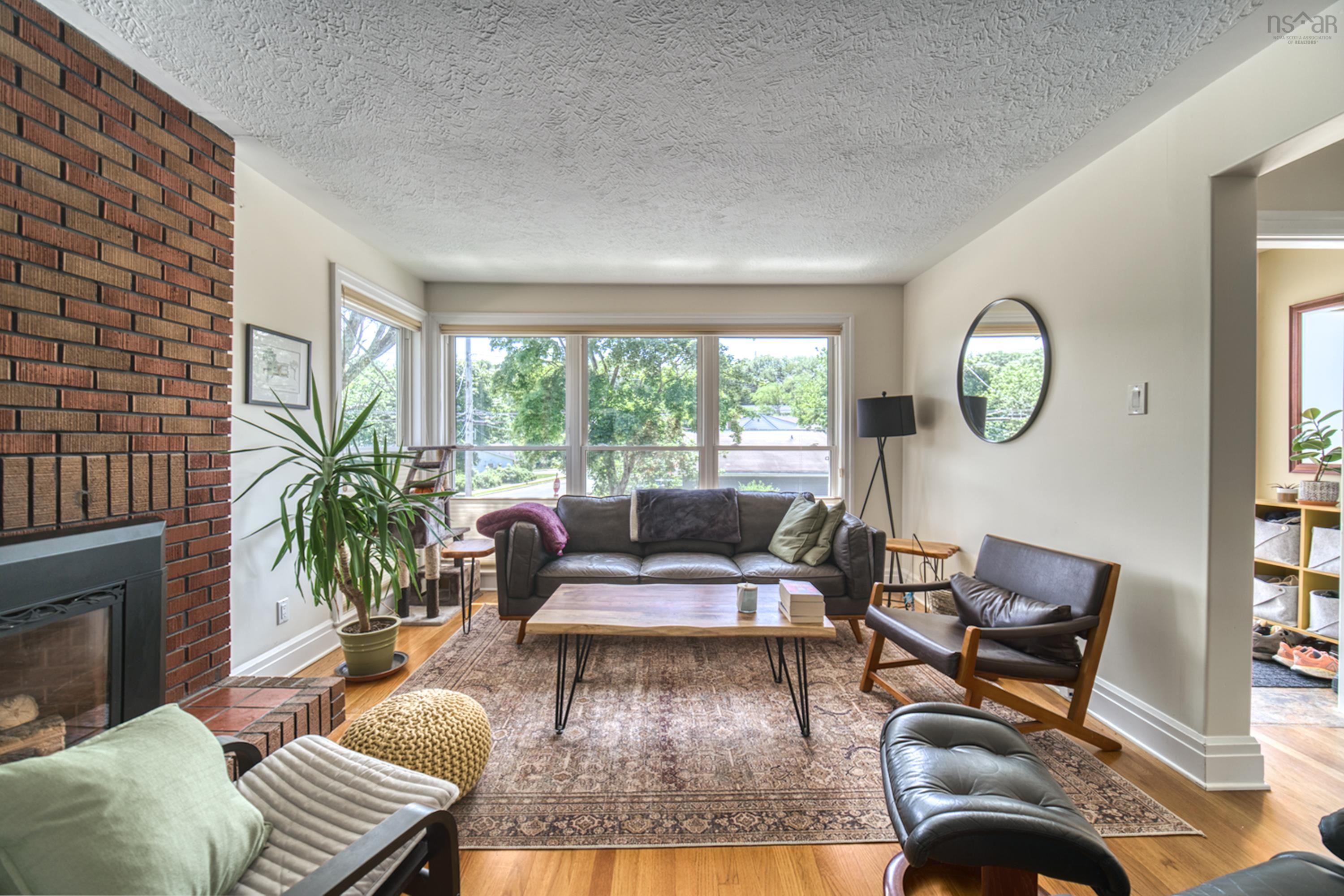 10 Clearview Crescent