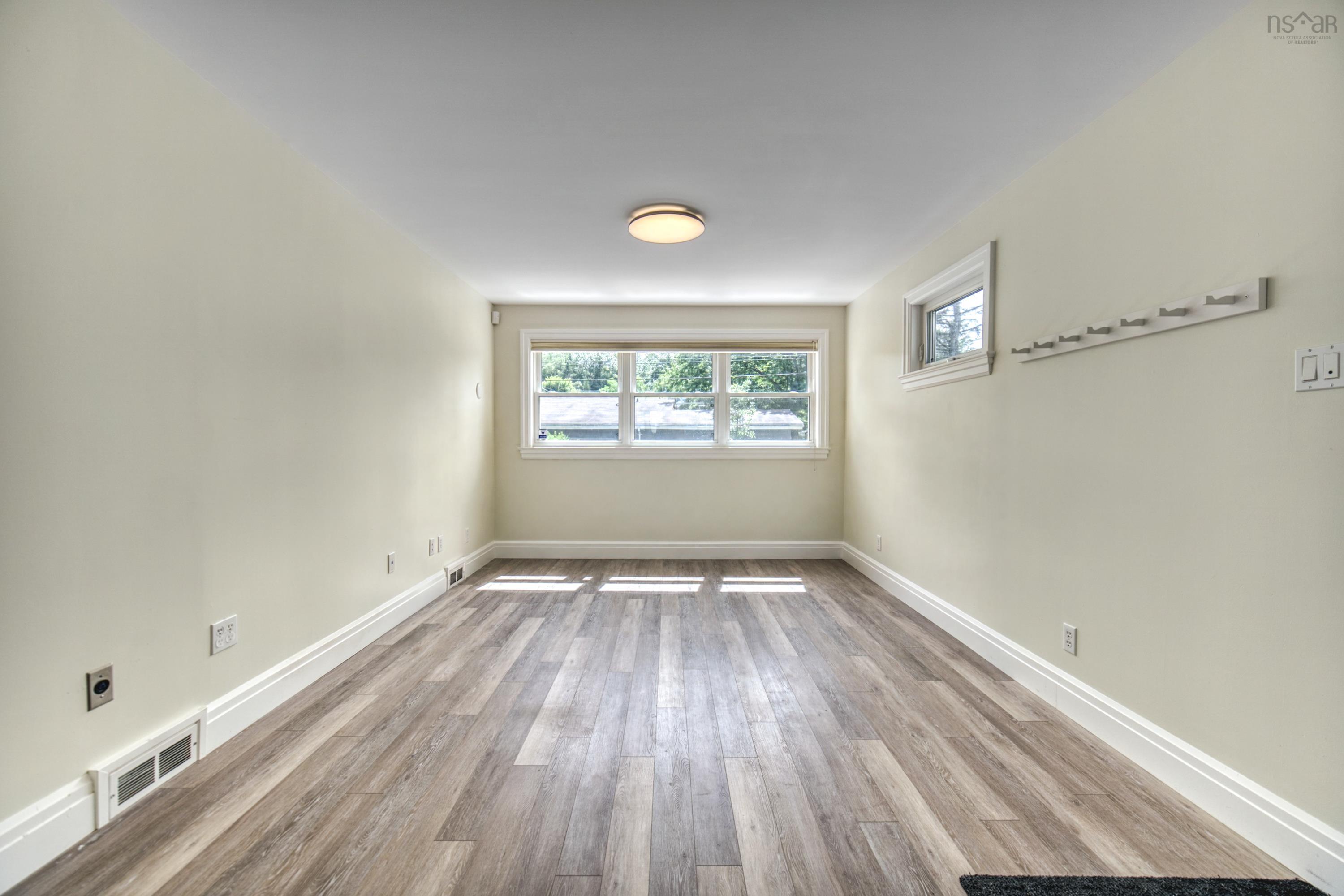 10 Clearview Crescent