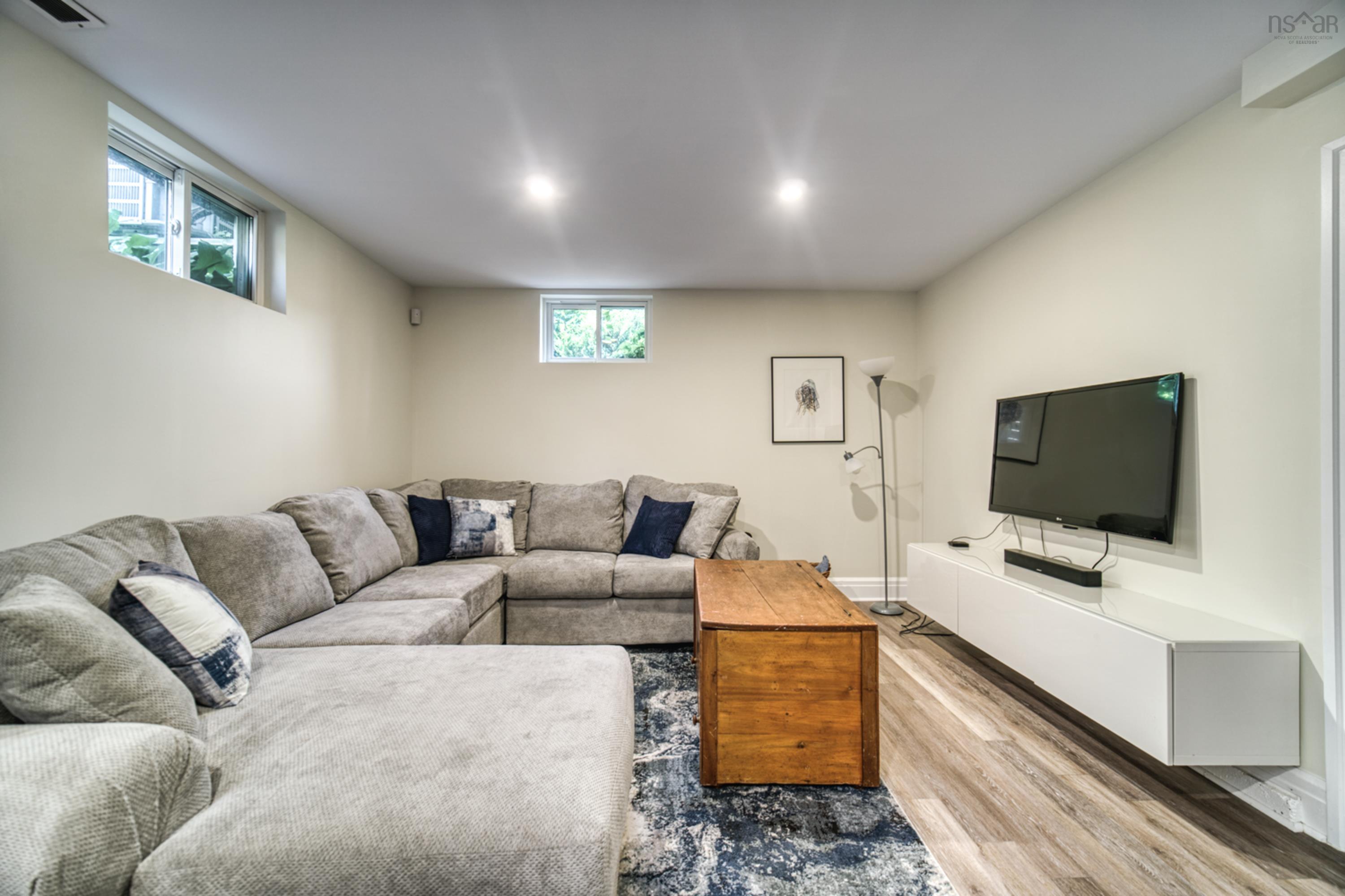 10 Clearview Crescent