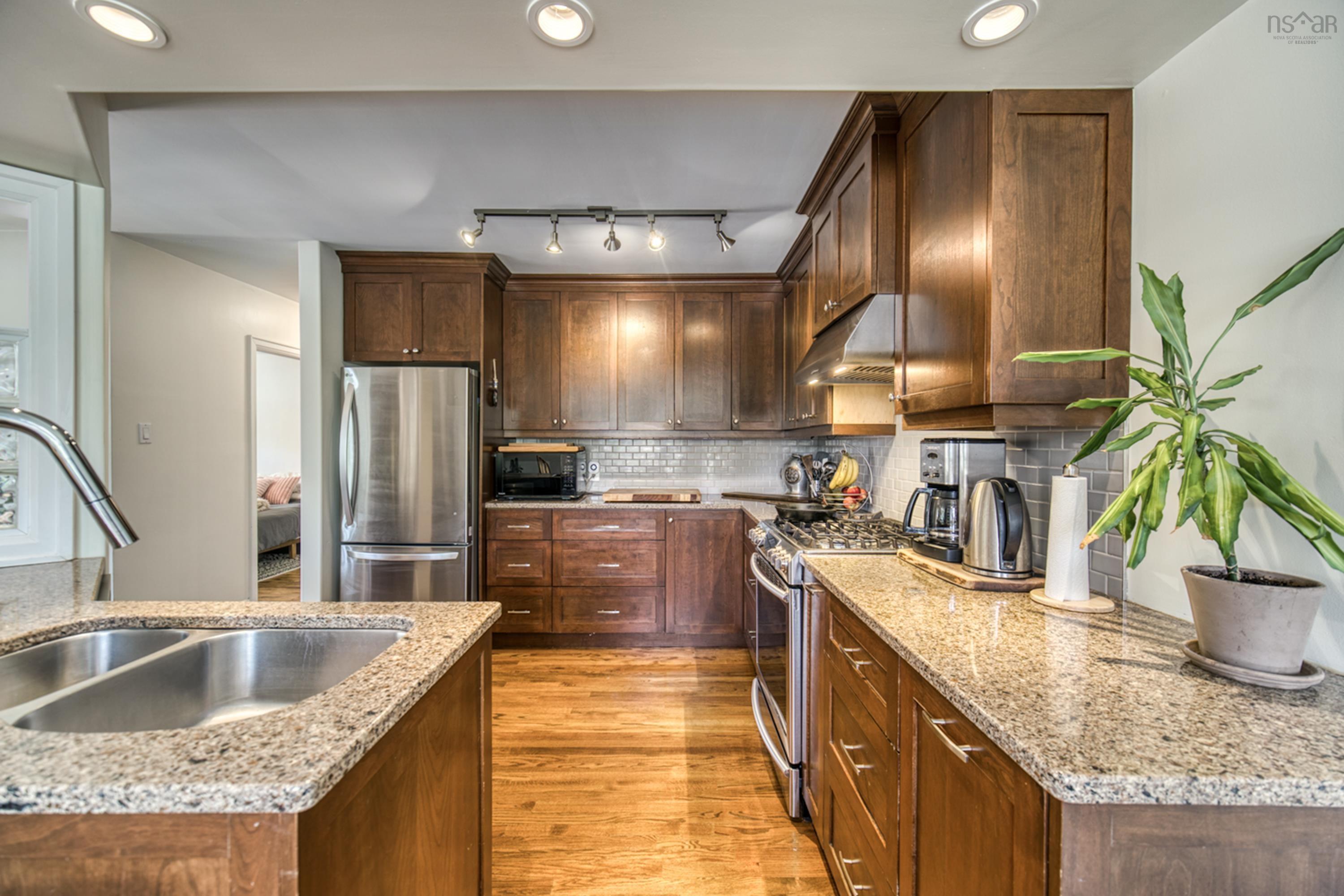 10 Clearview Crescent