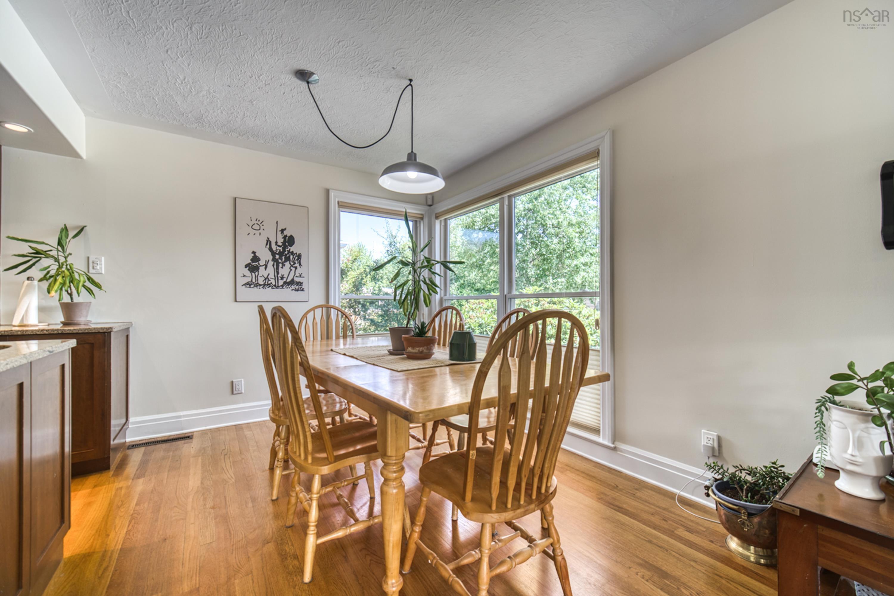 10 Clearview Crescent