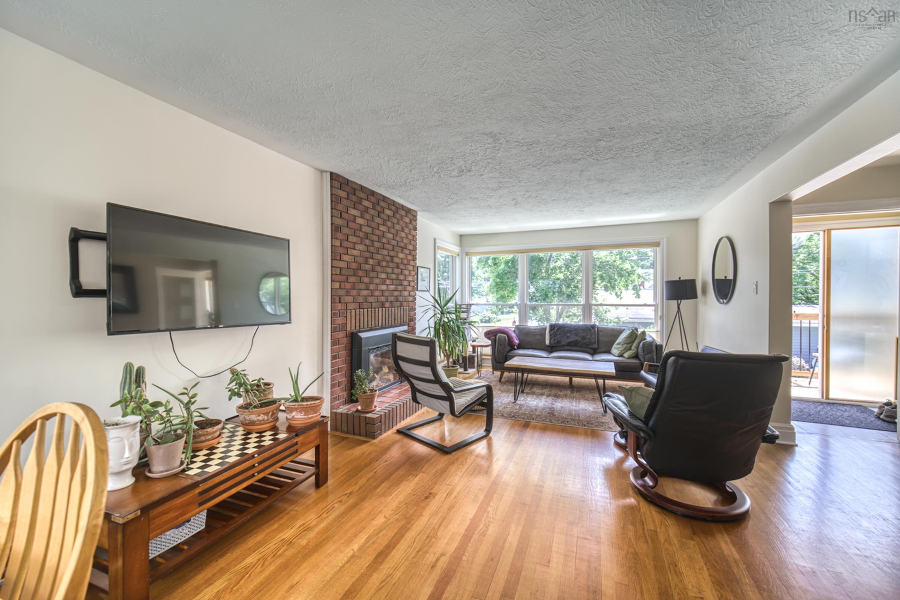 10 Clearview Crescent