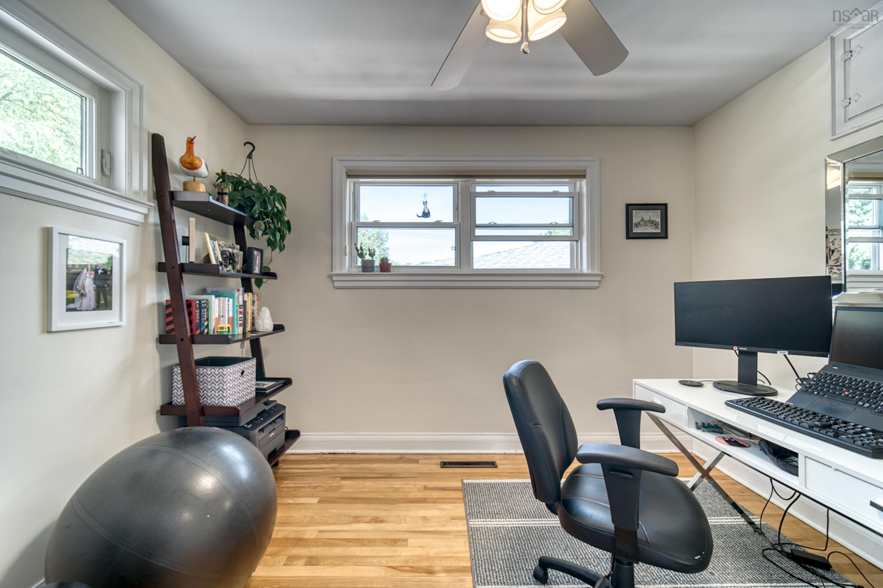 10 Clearview Crescent