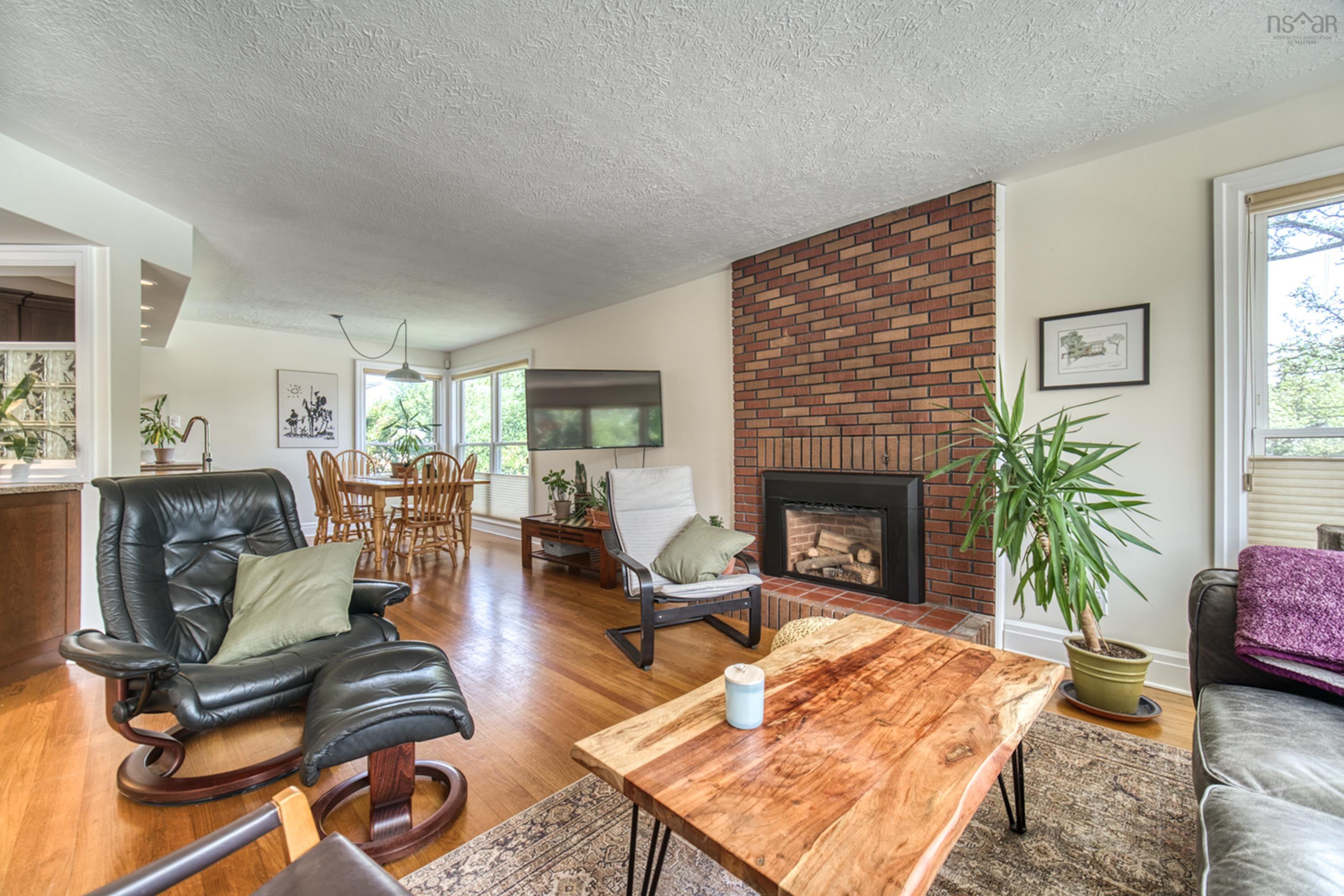 10 Clearview Crescent