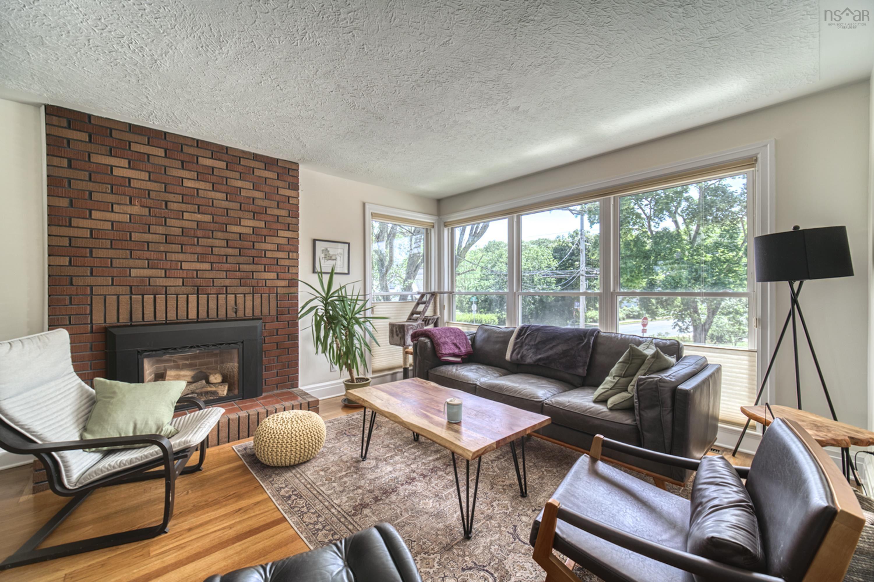 10 Clearview Crescent