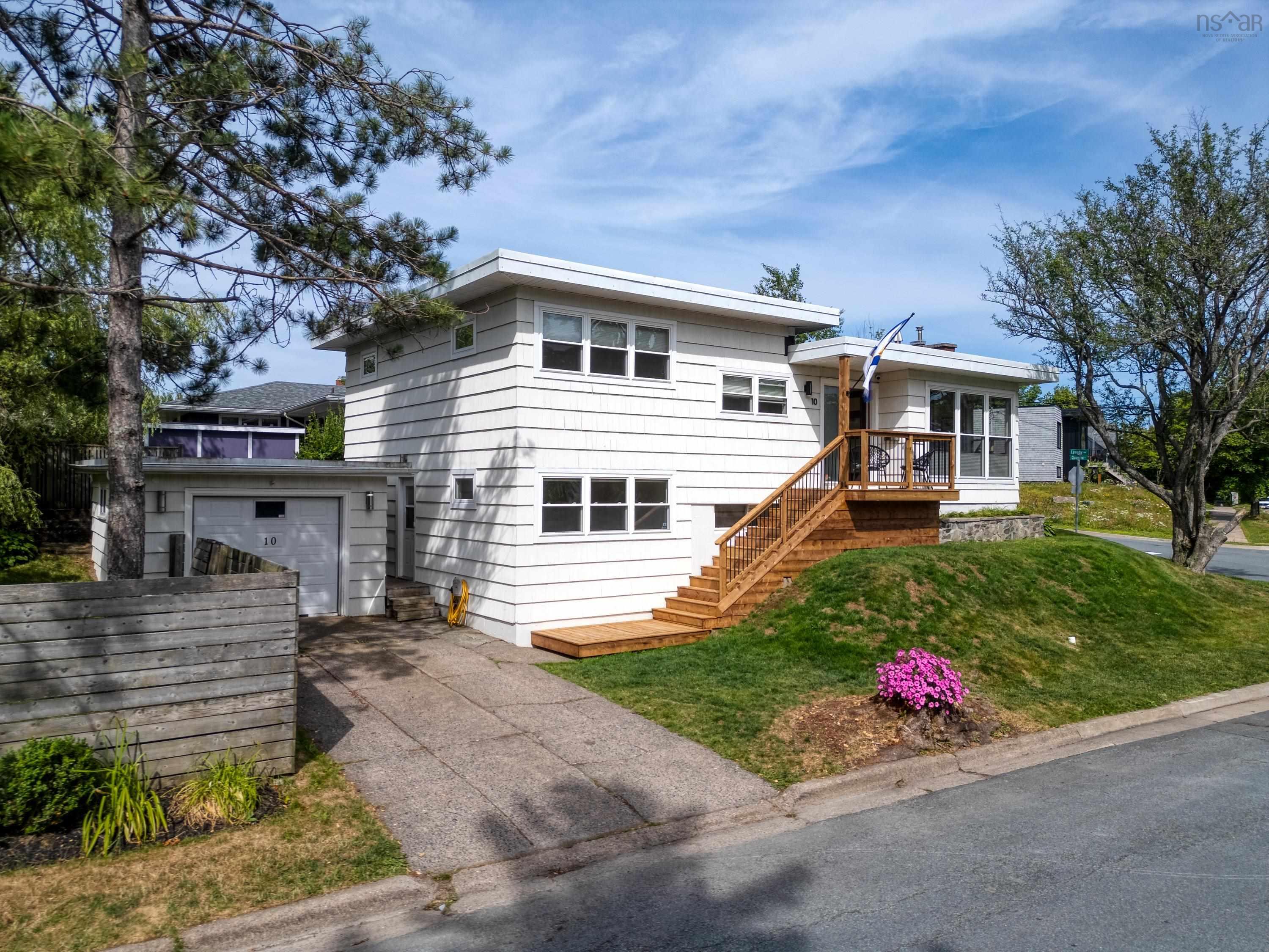 10 Clearview Crescent