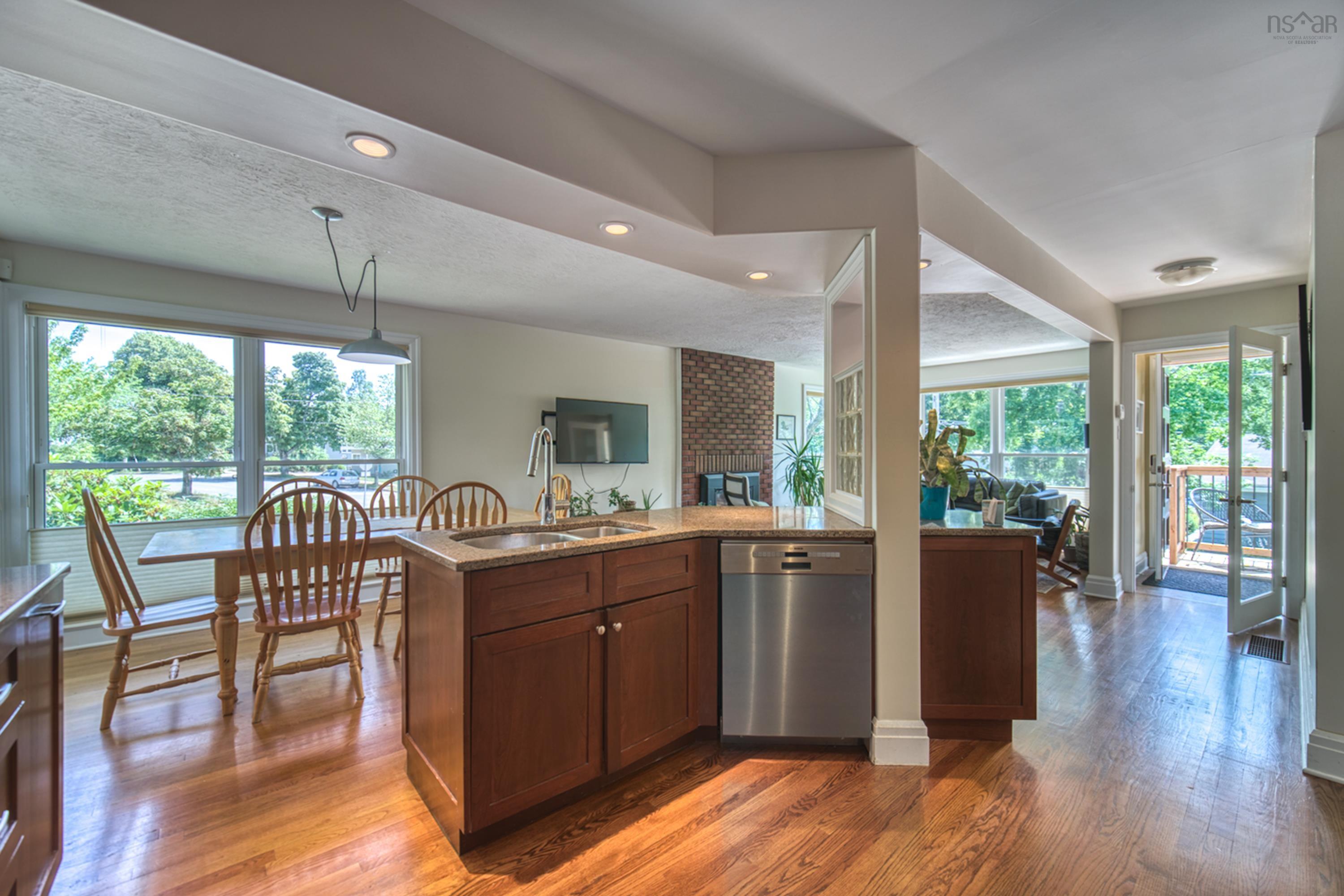 10 Clearview Crescent