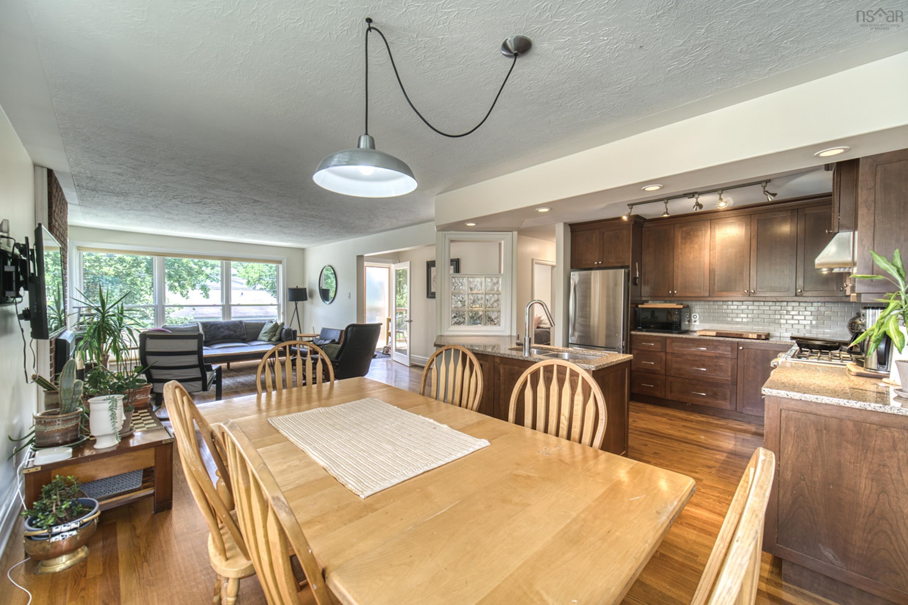 10 Clearview Crescent