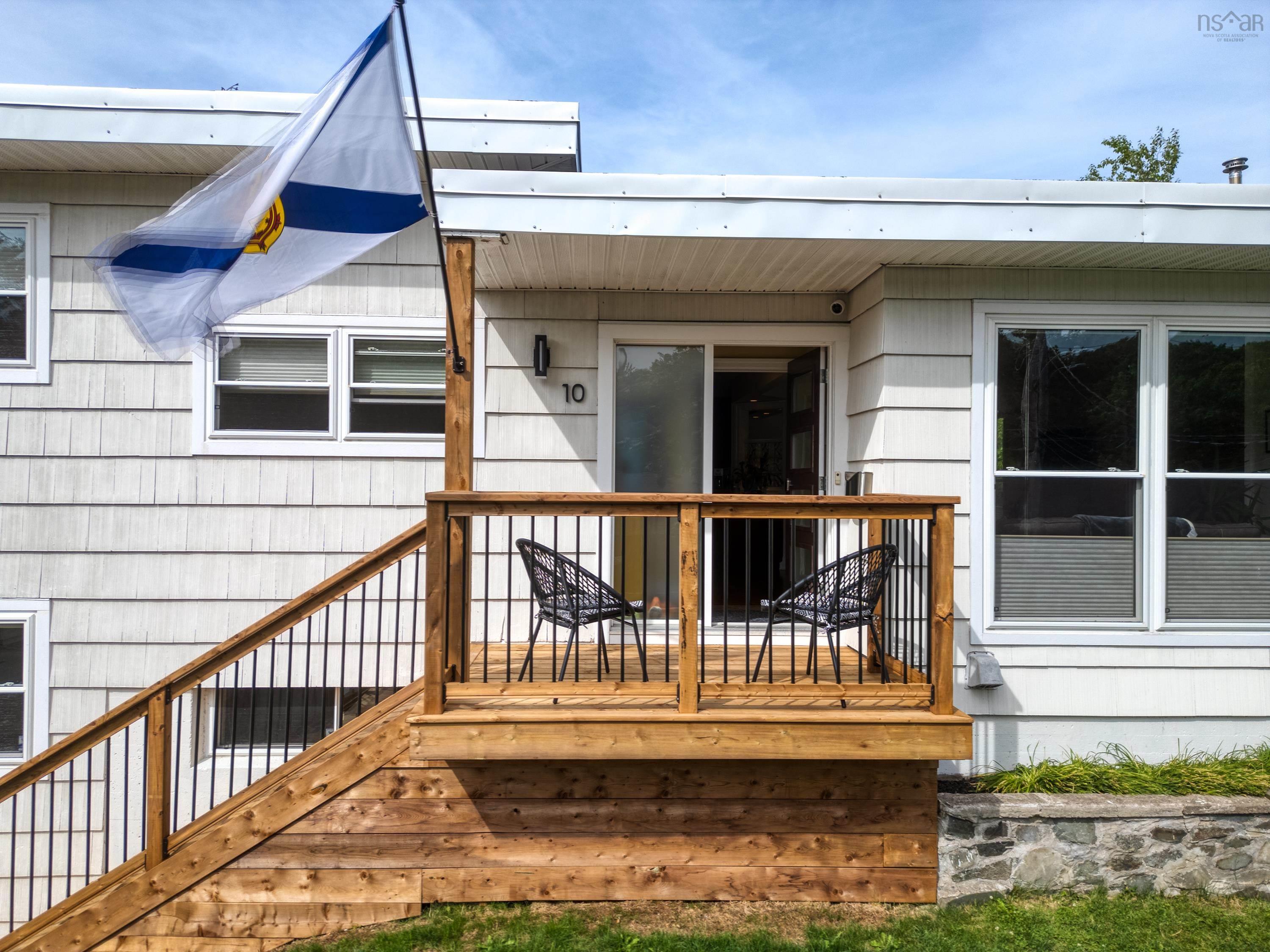 10 Clearview Crescent