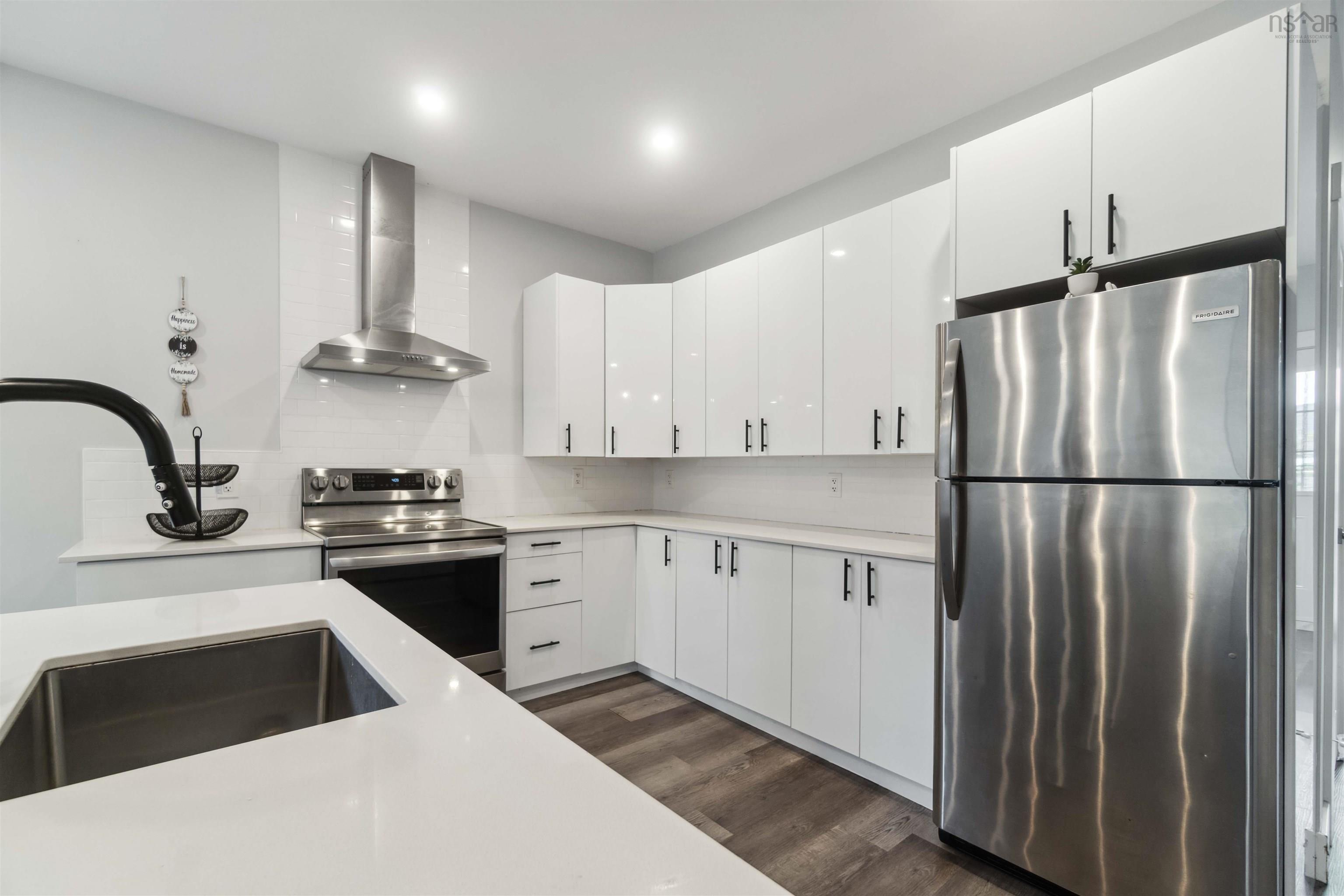 10-20 Cordwood Lane