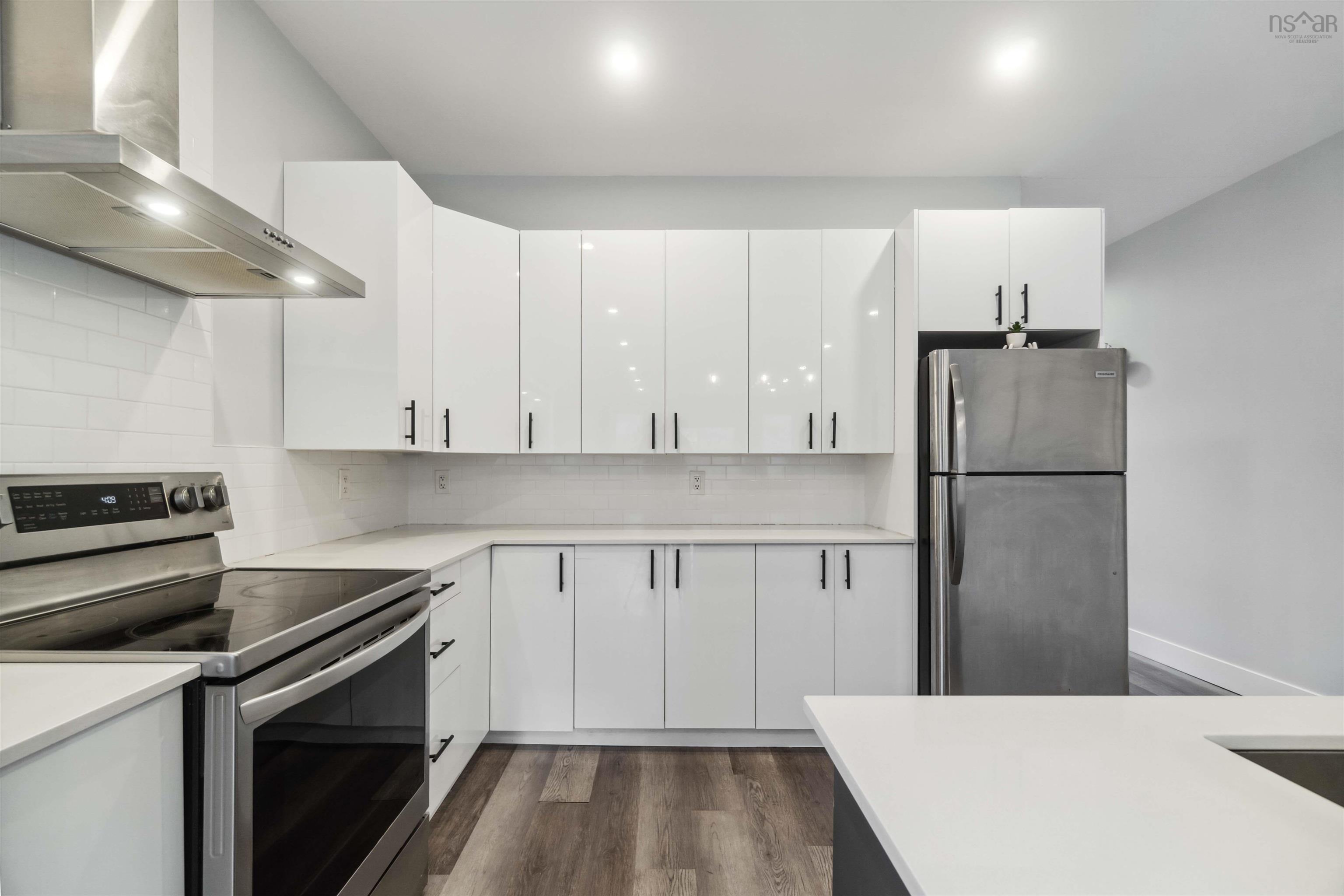 10-20 Cordwood Lane