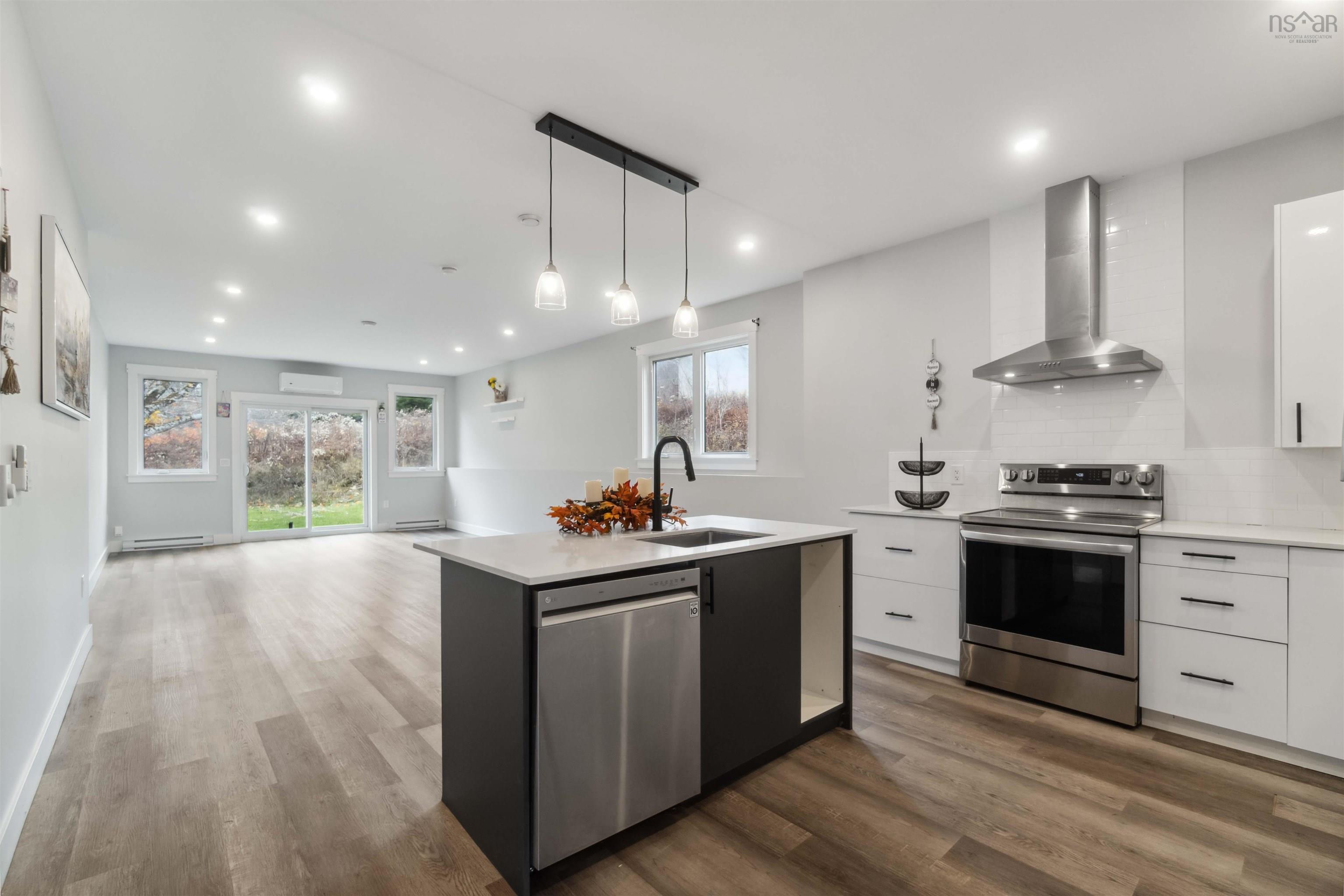 12-22 Penwood Lane