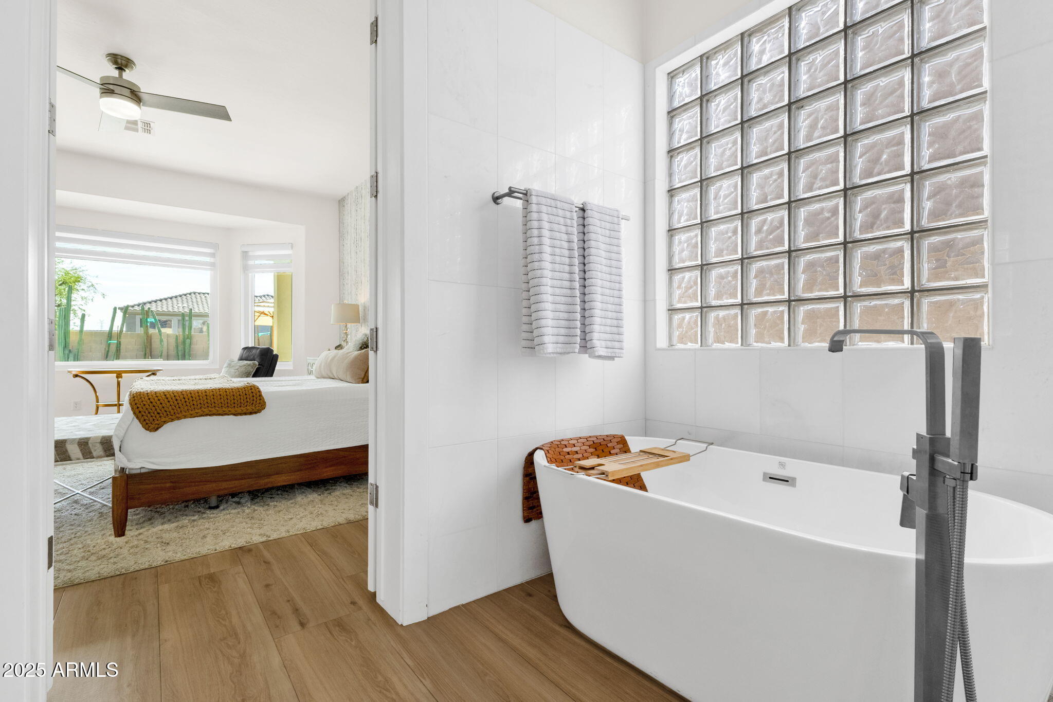 10601 E SHEENA Drive