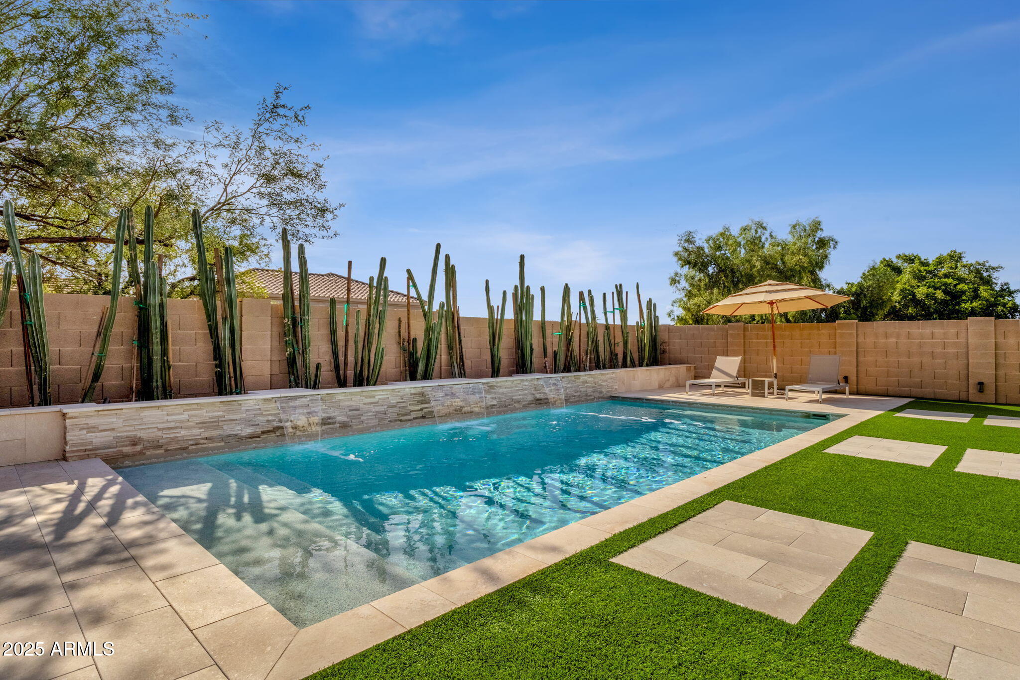 10601 E SHEENA Drive