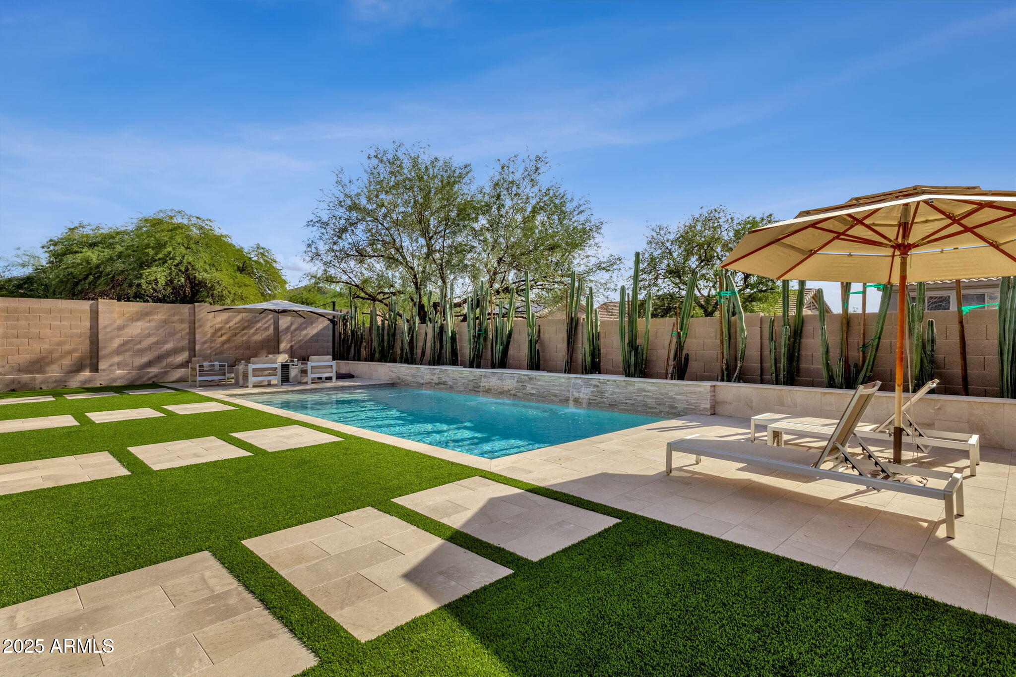 10601 E SHEENA Drive