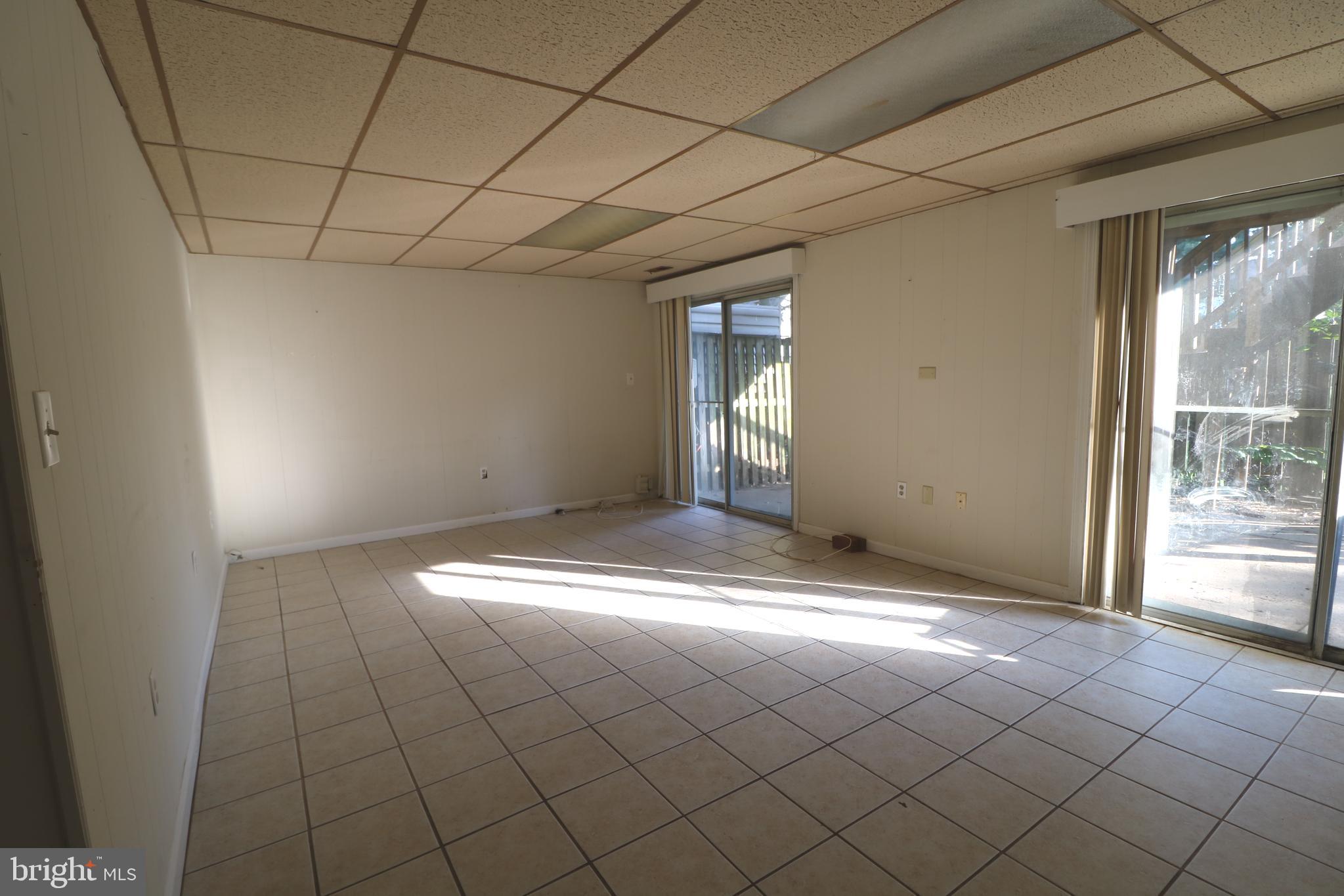 2535 VINEYARD LANE