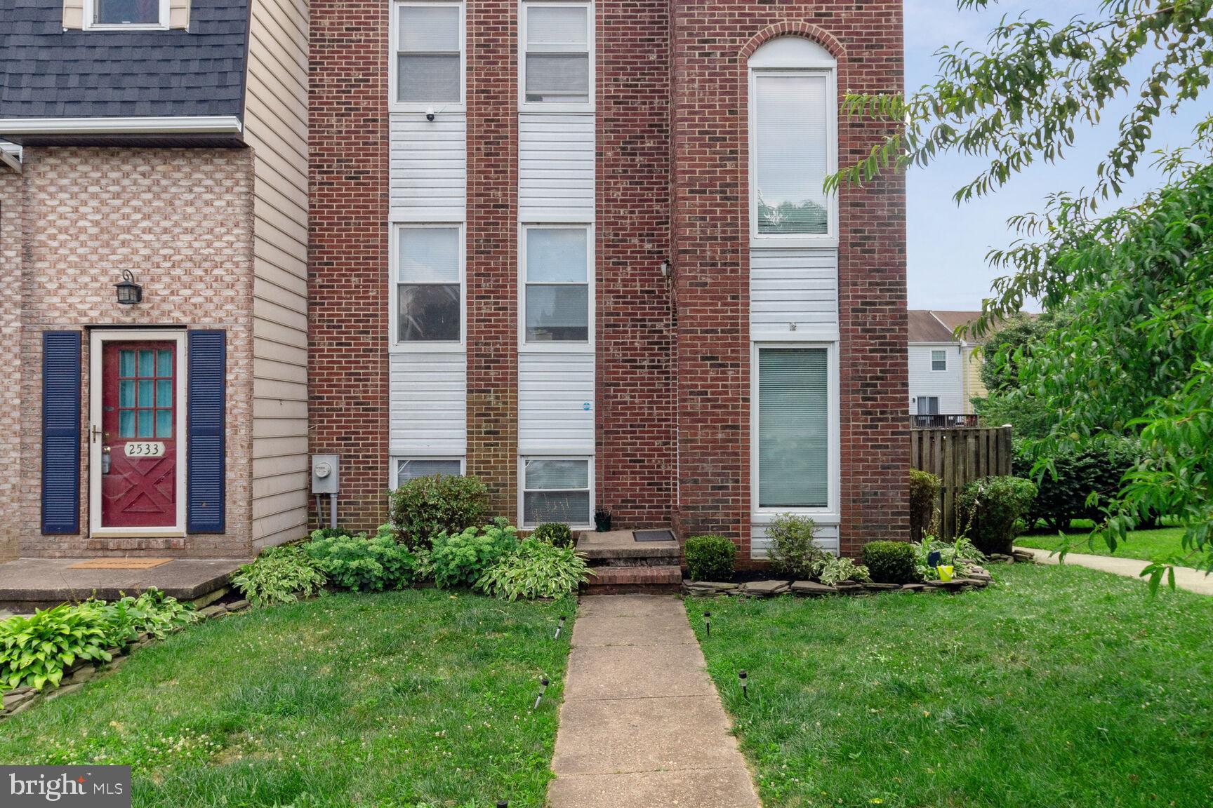 2535 VINEYARD LANE