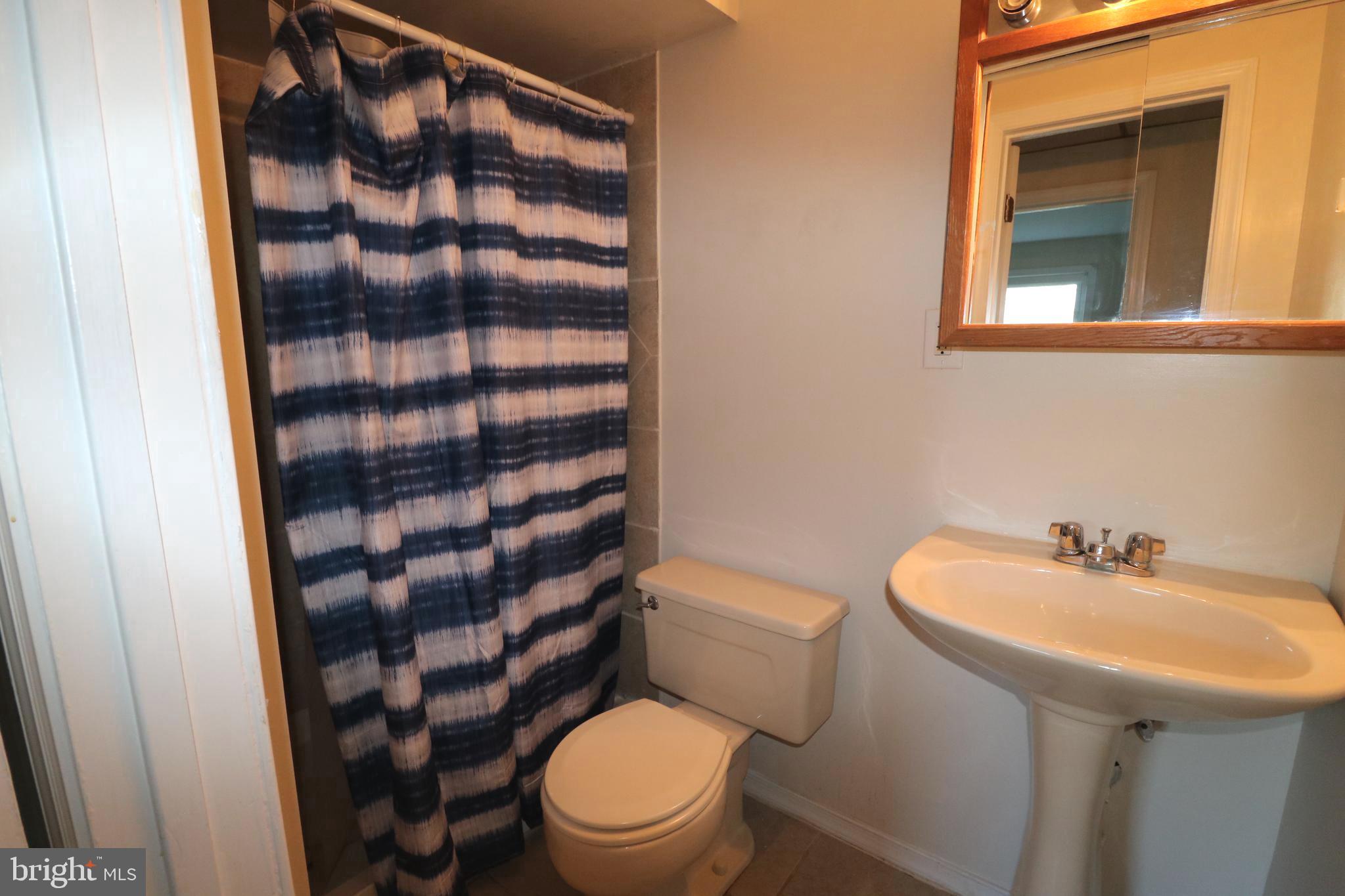 2535 VINEYARD LANE