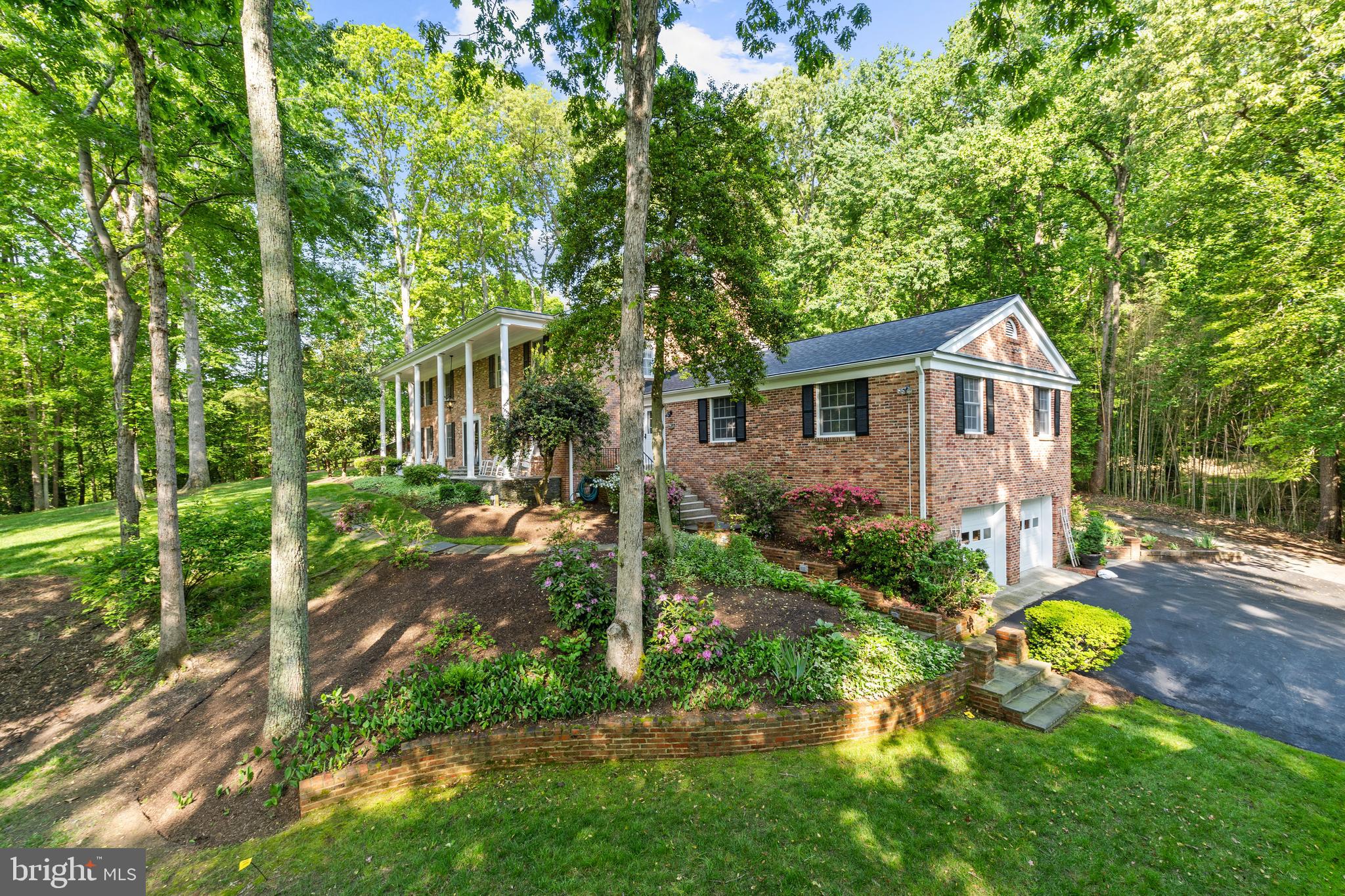 2894 SPRING LAKES DRIVE