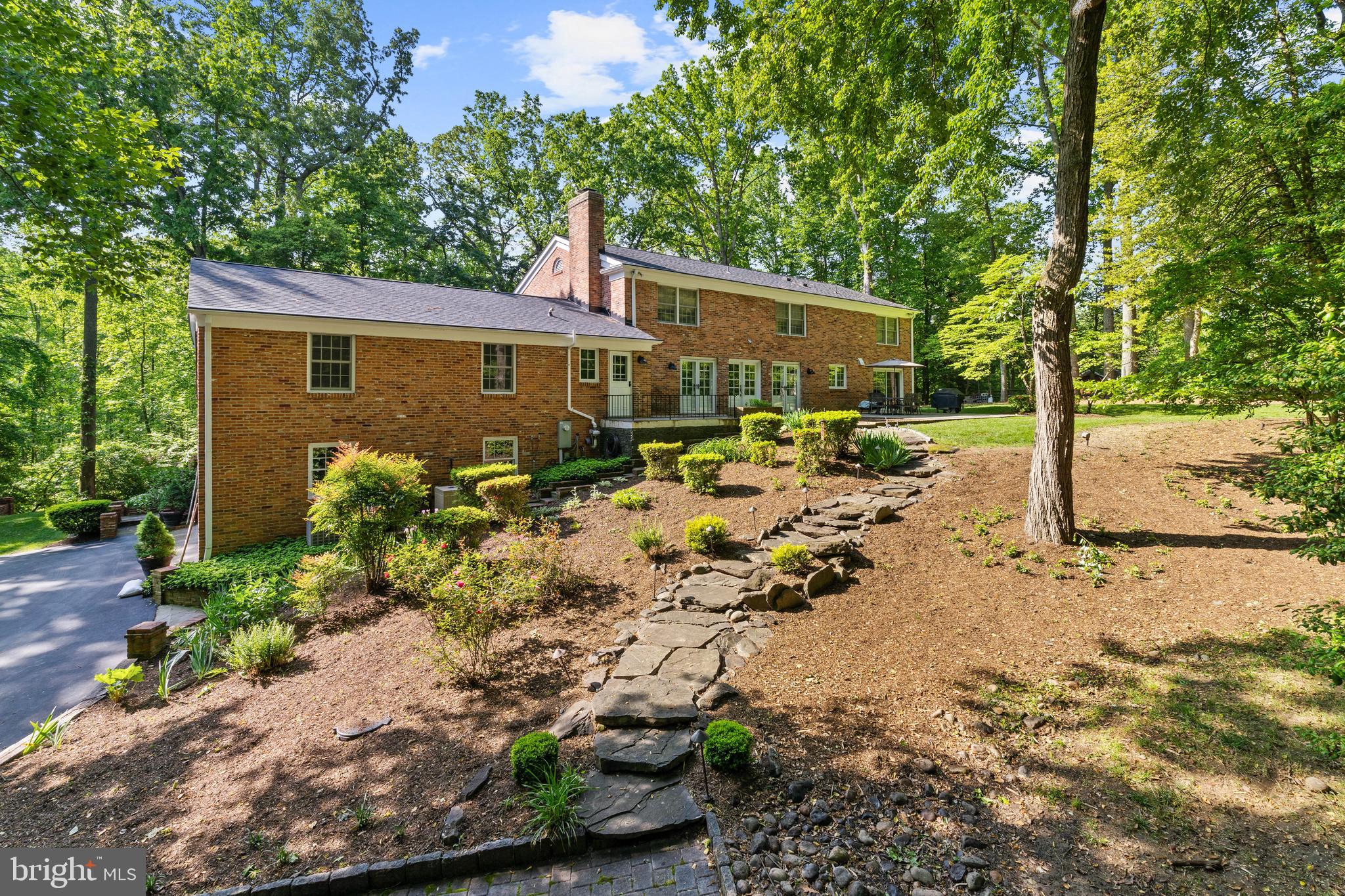 2894 SPRING LAKES DRIVE