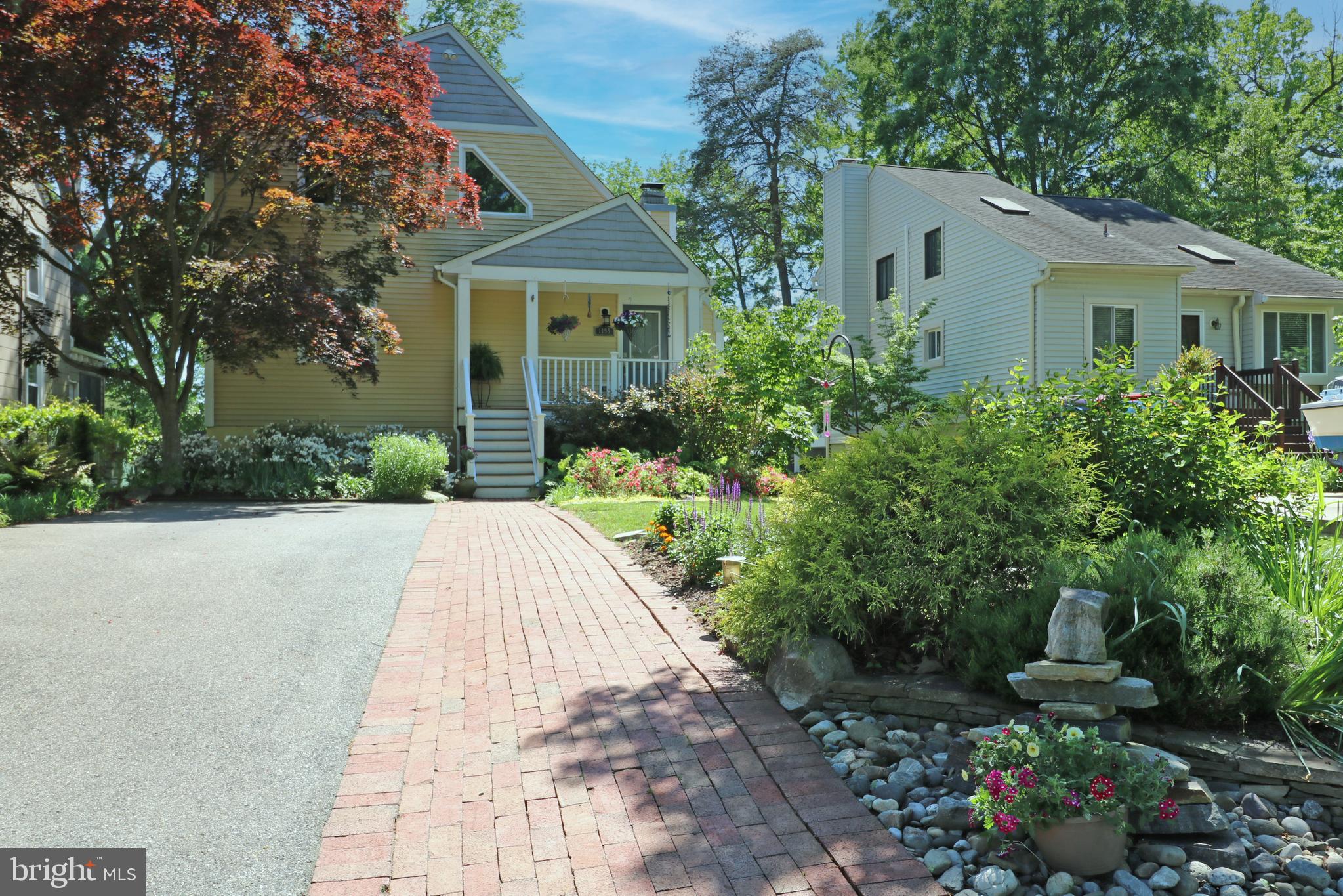 1195 Bay Highlands Dr