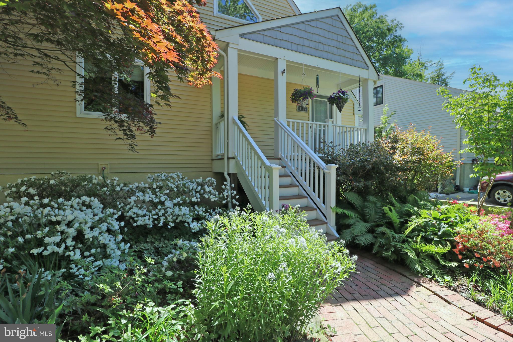 1195 Bay Highlands Dr