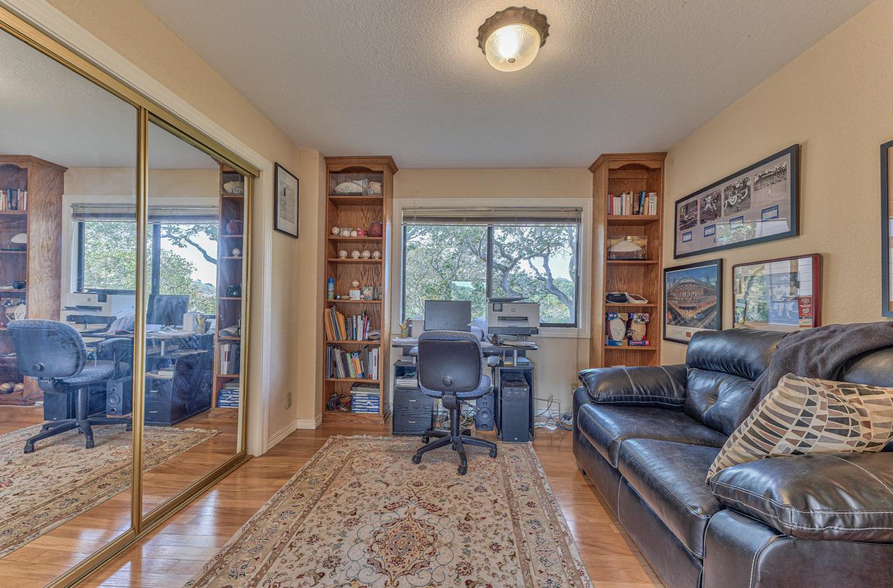 24725 Avenida Principal