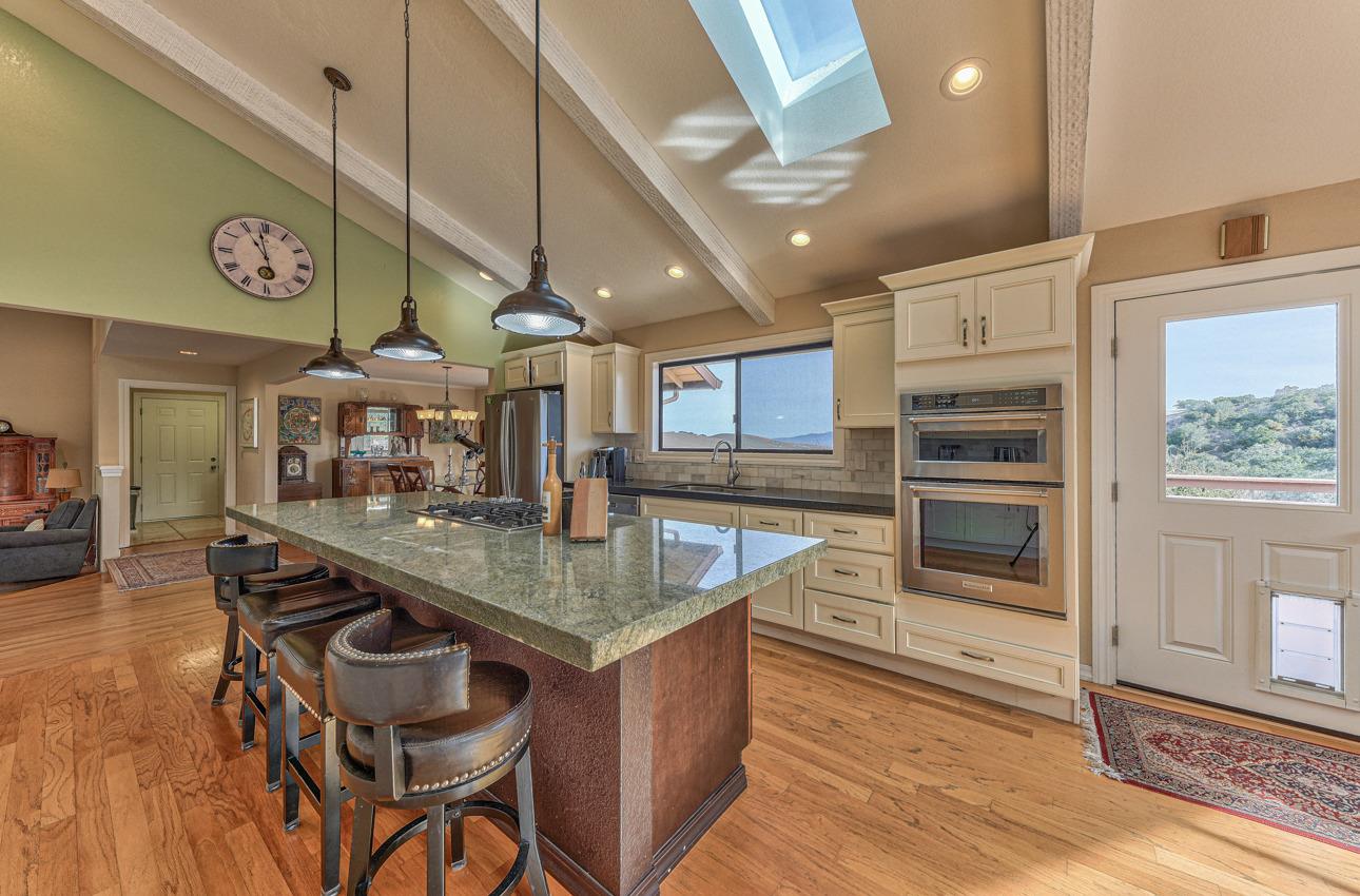 24725 Avenida Principal