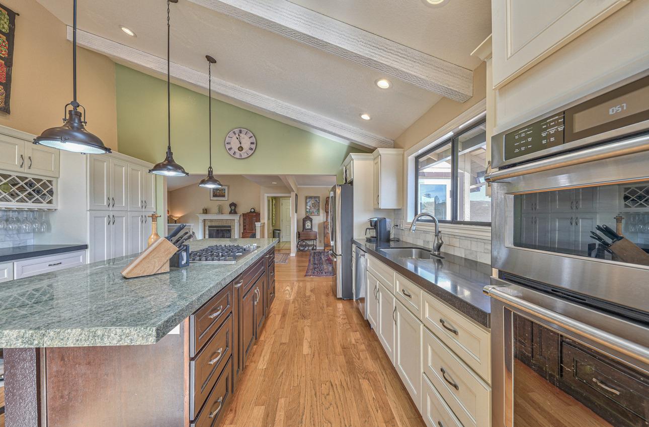 24725 Avenida Principal