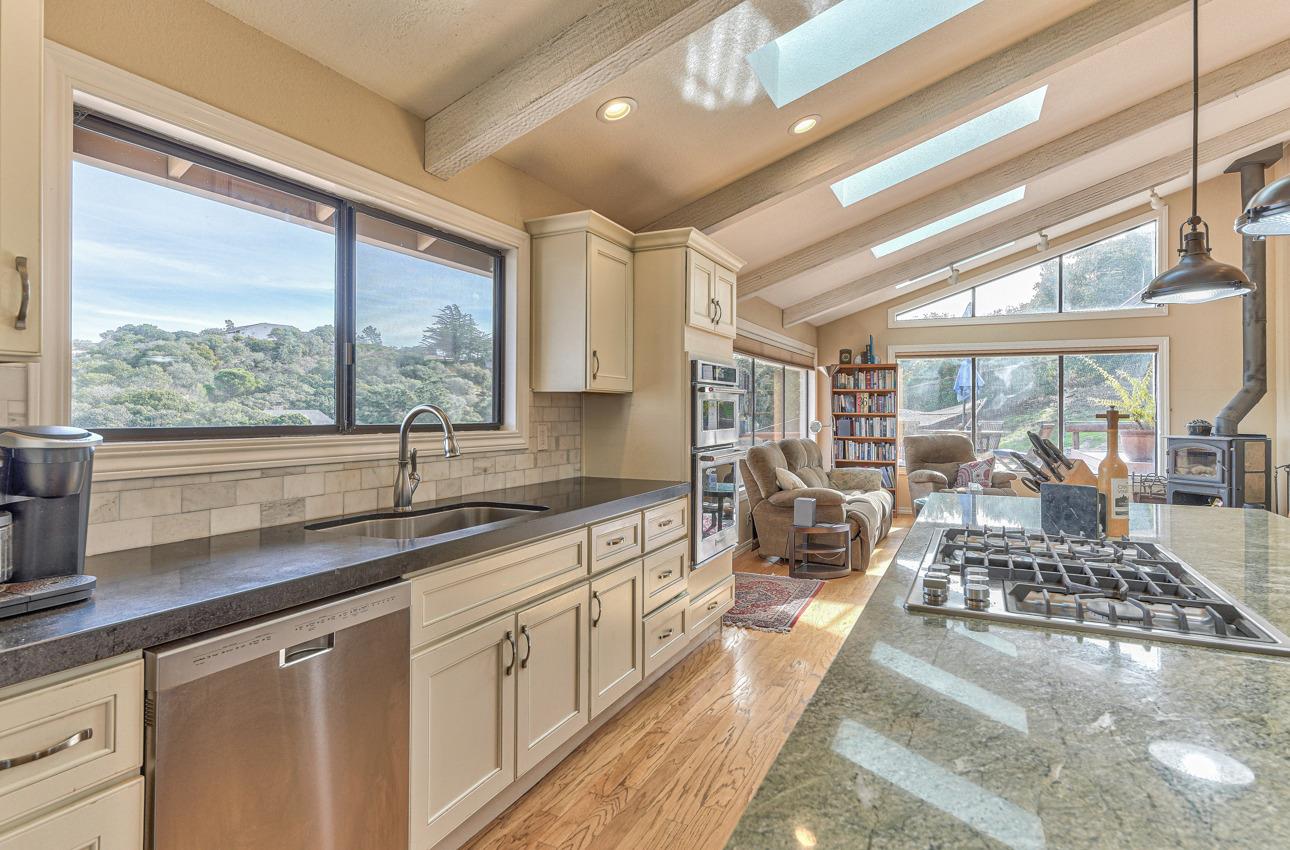 24725 Avenida Principal