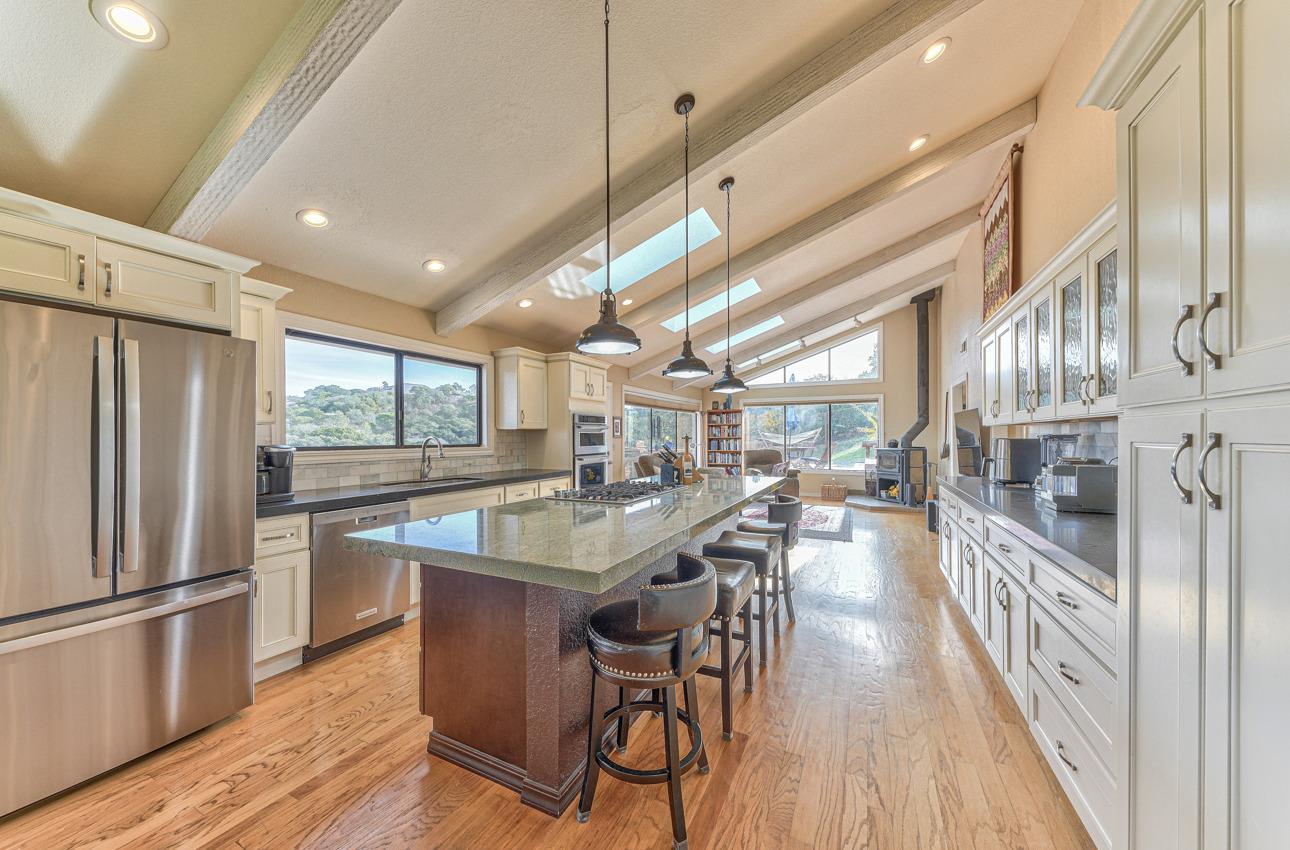 24725 Avenida Principal