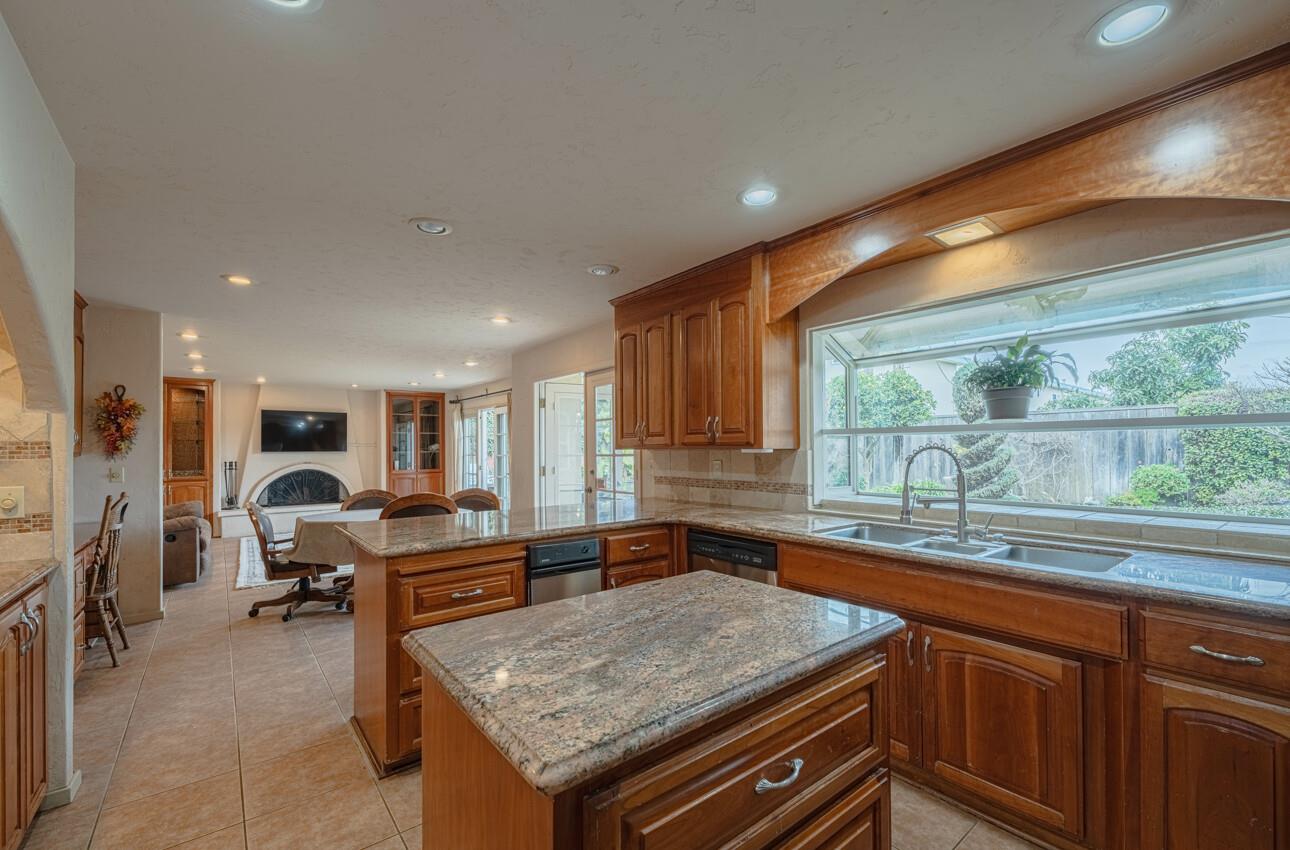 9 Santa Lucia AVE