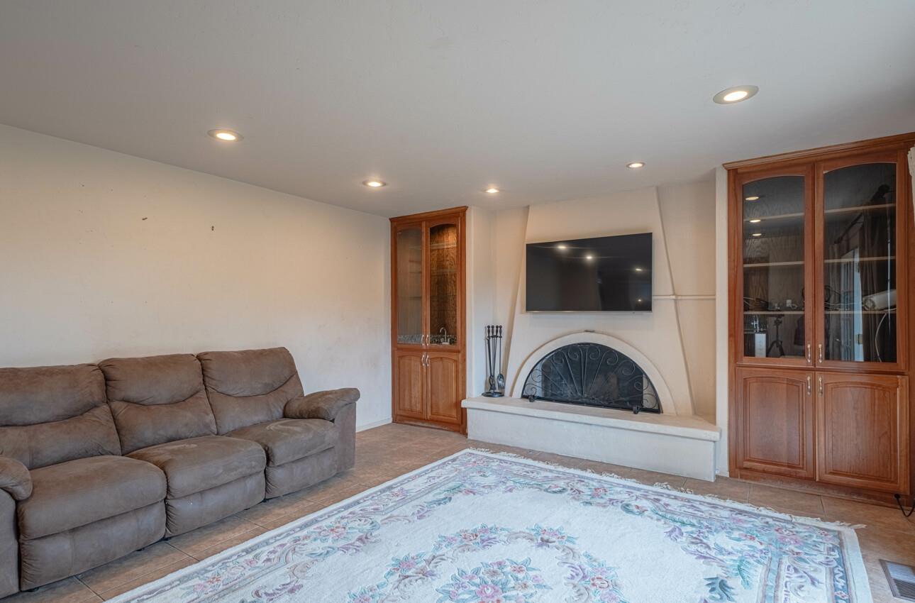 9 Santa Lucia AVE
