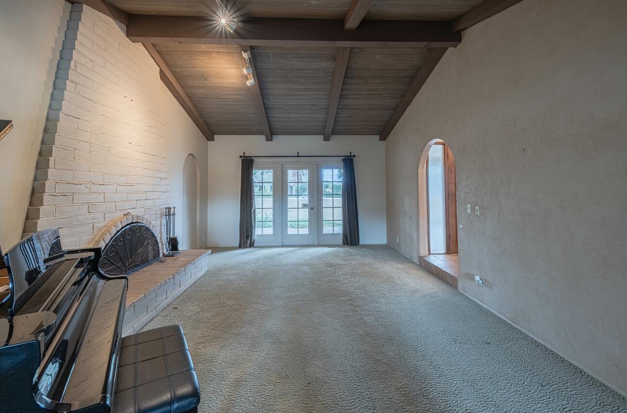 9 Santa Lucia AVE