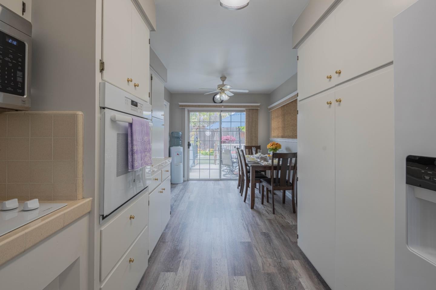607 La Mesa DR