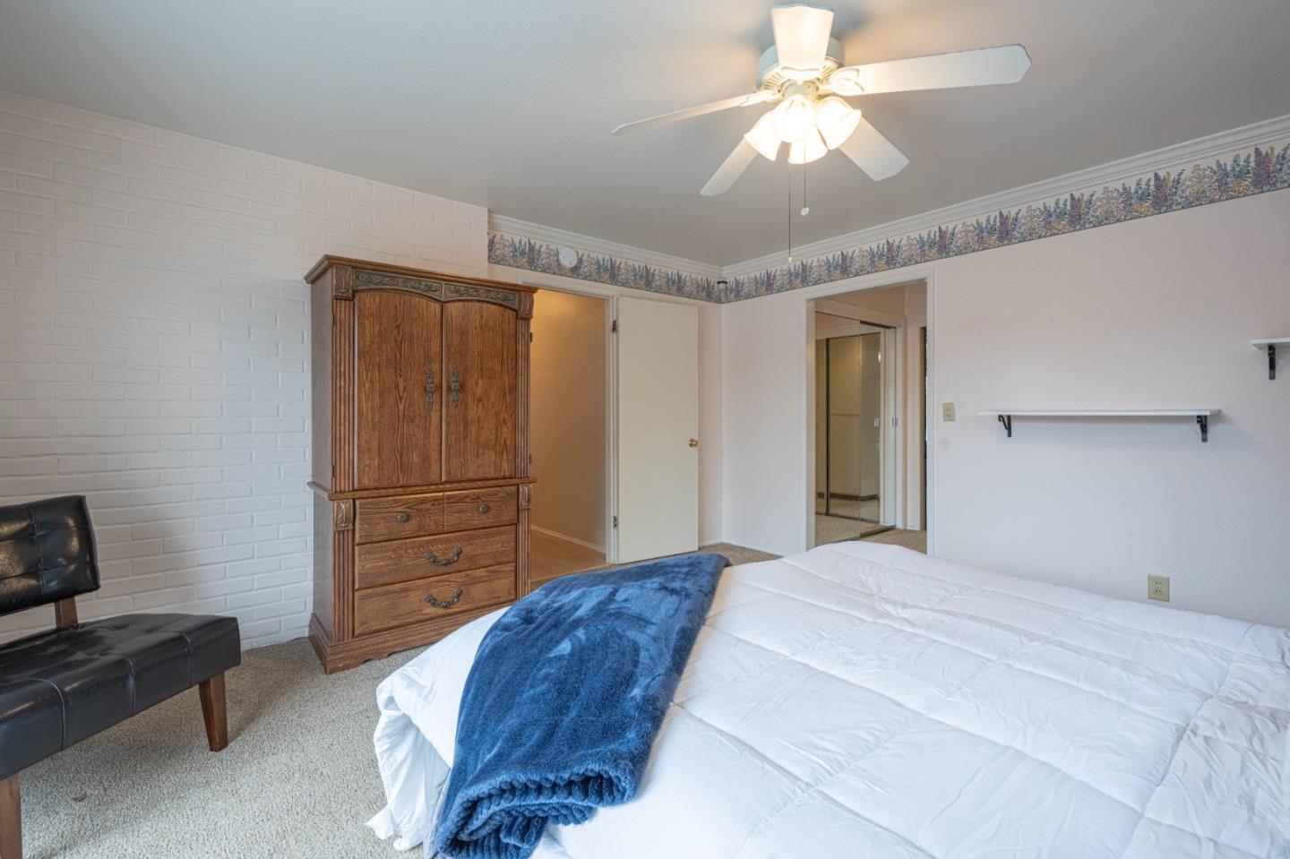 607 La Mesa DR