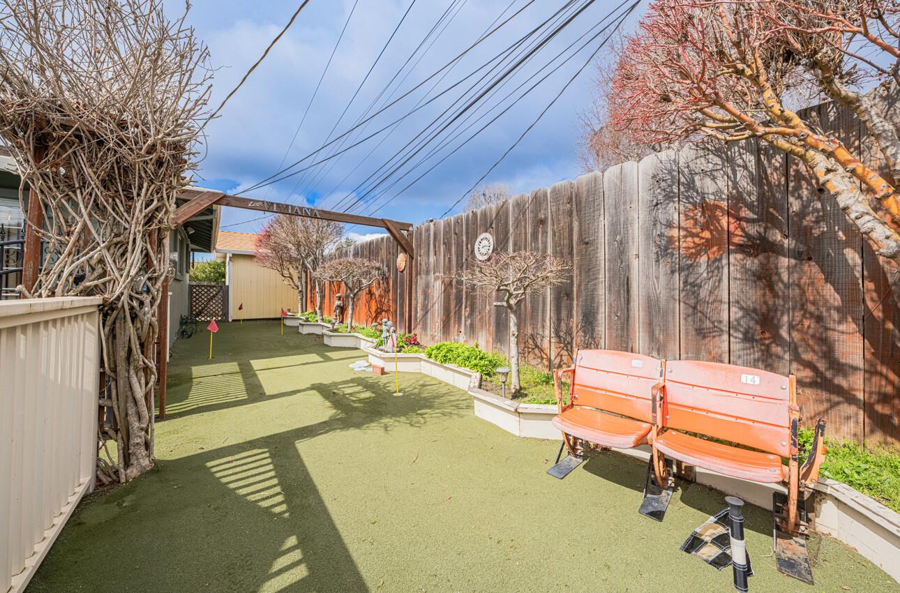 607 La Mesa DR