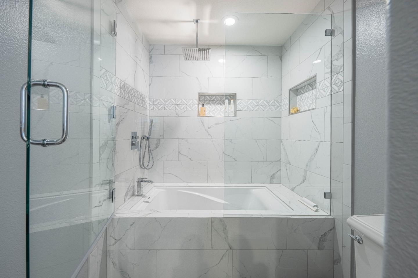 25552 Meadowview Circle